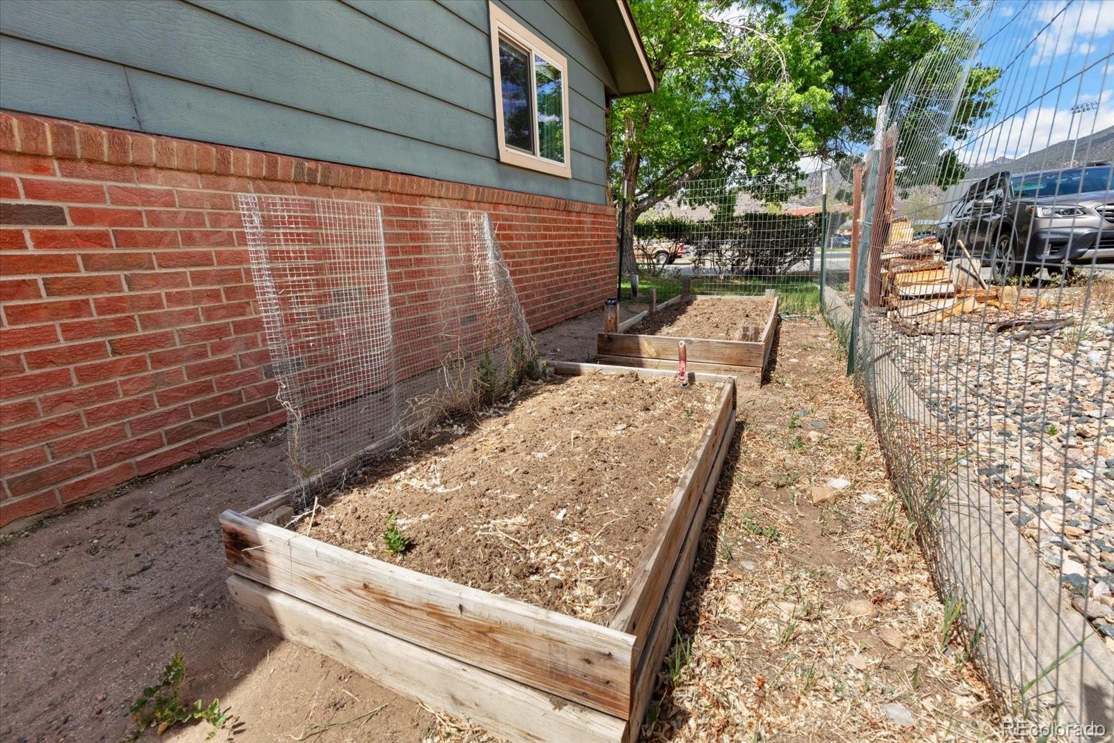 MLS Image #10 for 325 & 325 1/2 e 11th street,salida, Colorado