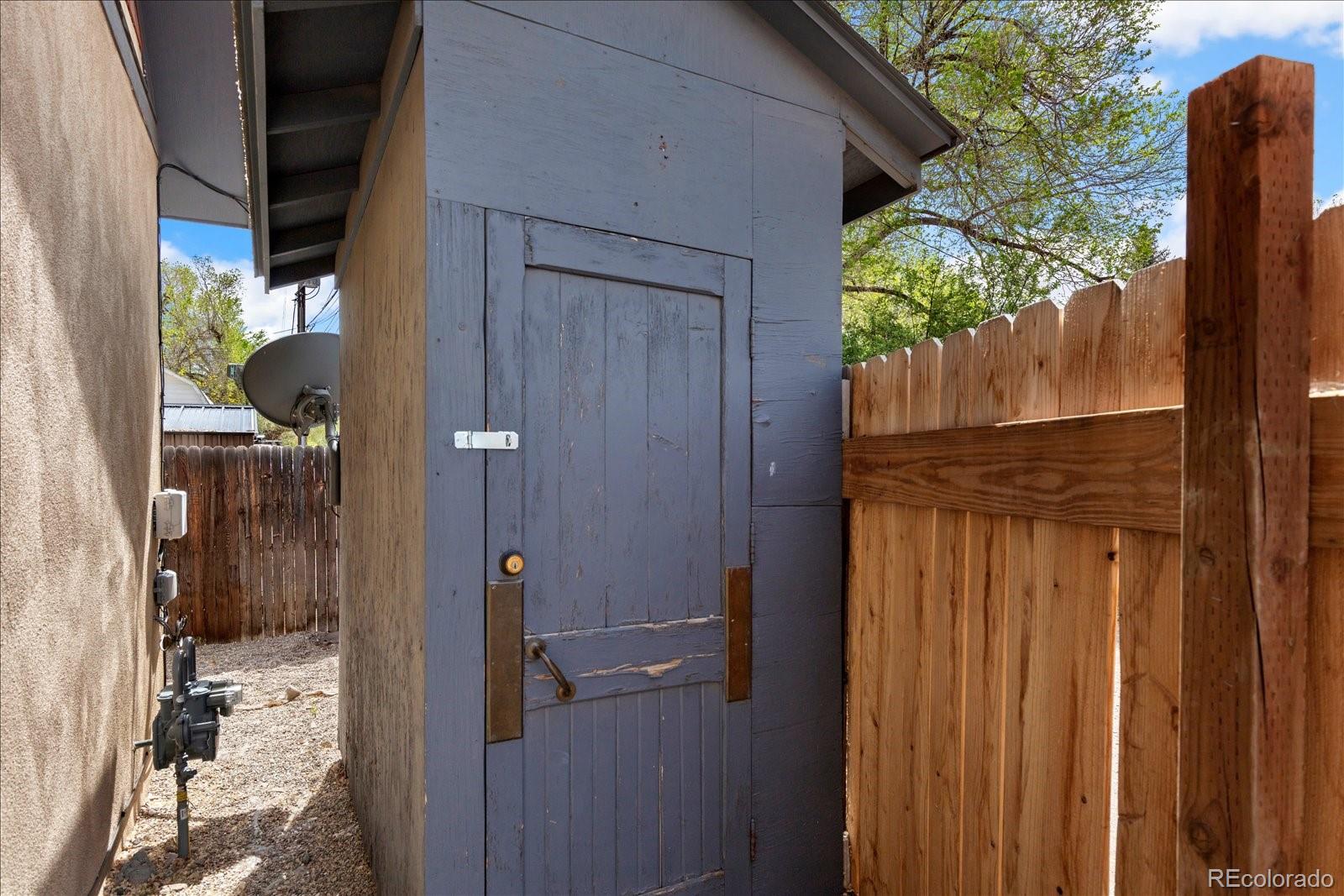 MLS Image #11 for 325 & 325 1/2 e 11th street,salida, Colorado