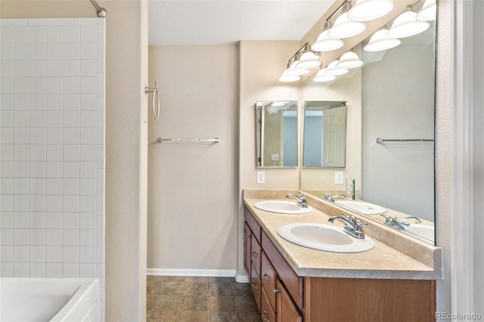 MLS Image #15 for 11922  oak hill way f,commerce city, Colorado