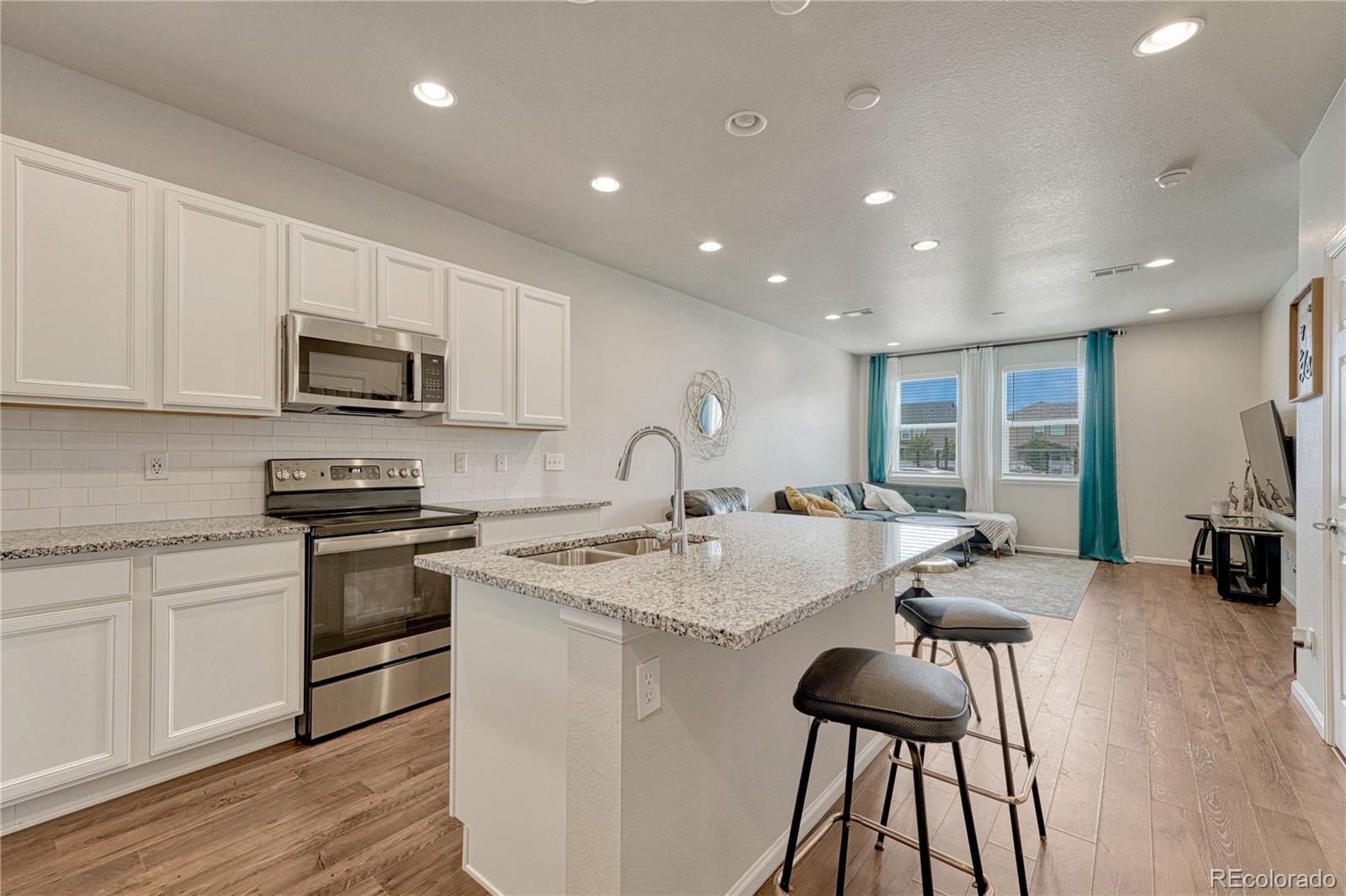 MLS Image #10 for 19278 e 64th place,denver, Colorado