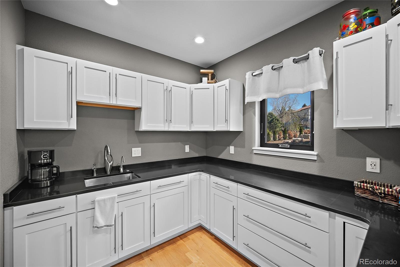 MLS Image #16 for 3425  palmer hill court,colorado springs, Colorado