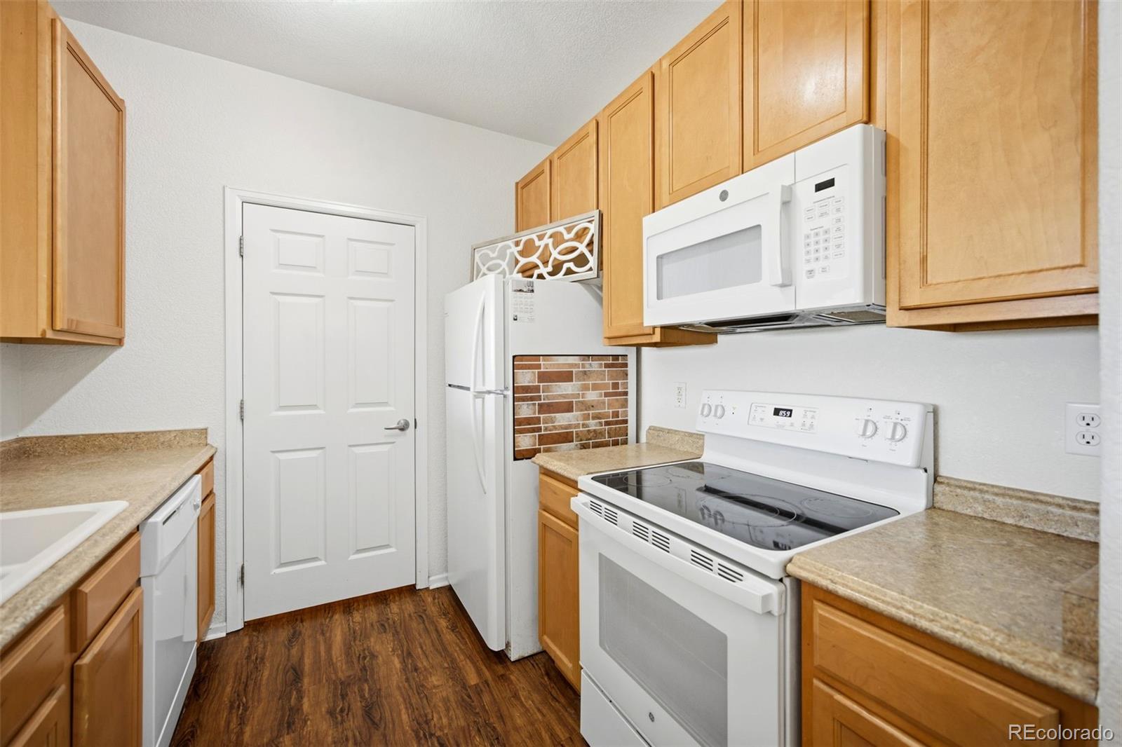 MLS Image #7 for 15700 e jamison drive,englewood, Colorado