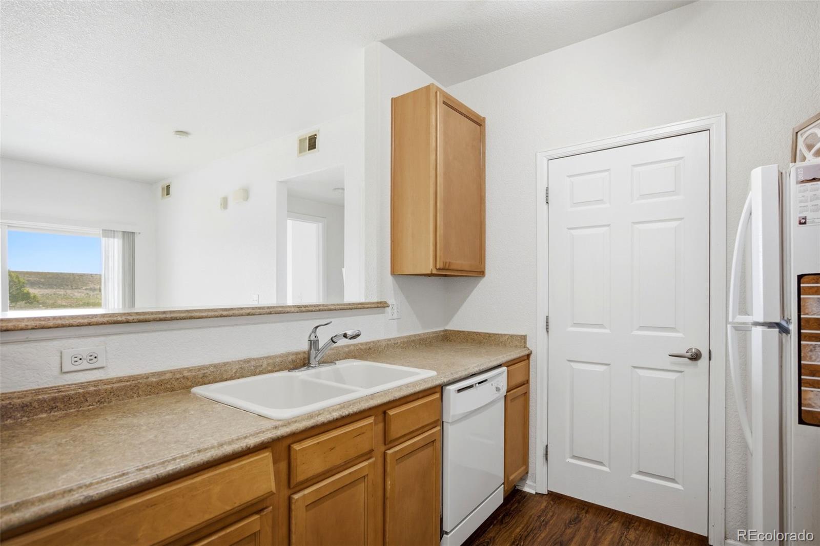 MLS Image #8 for 15700 e jamison drive,englewood, Colorado