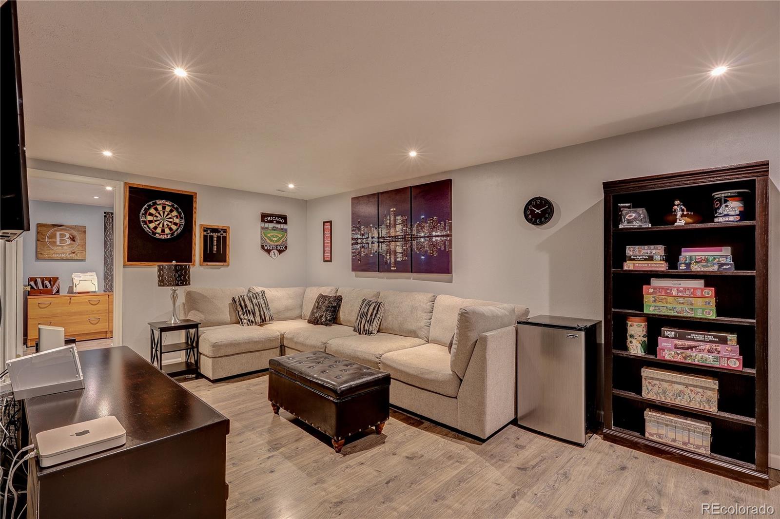 MLS Image #38 for 572 e long circle,centennial, Colorado