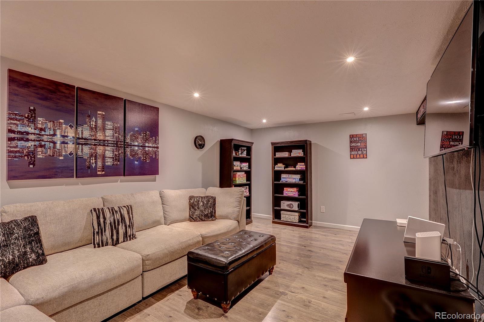 MLS Image #40 for 572 e long circle,centennial, Colorado