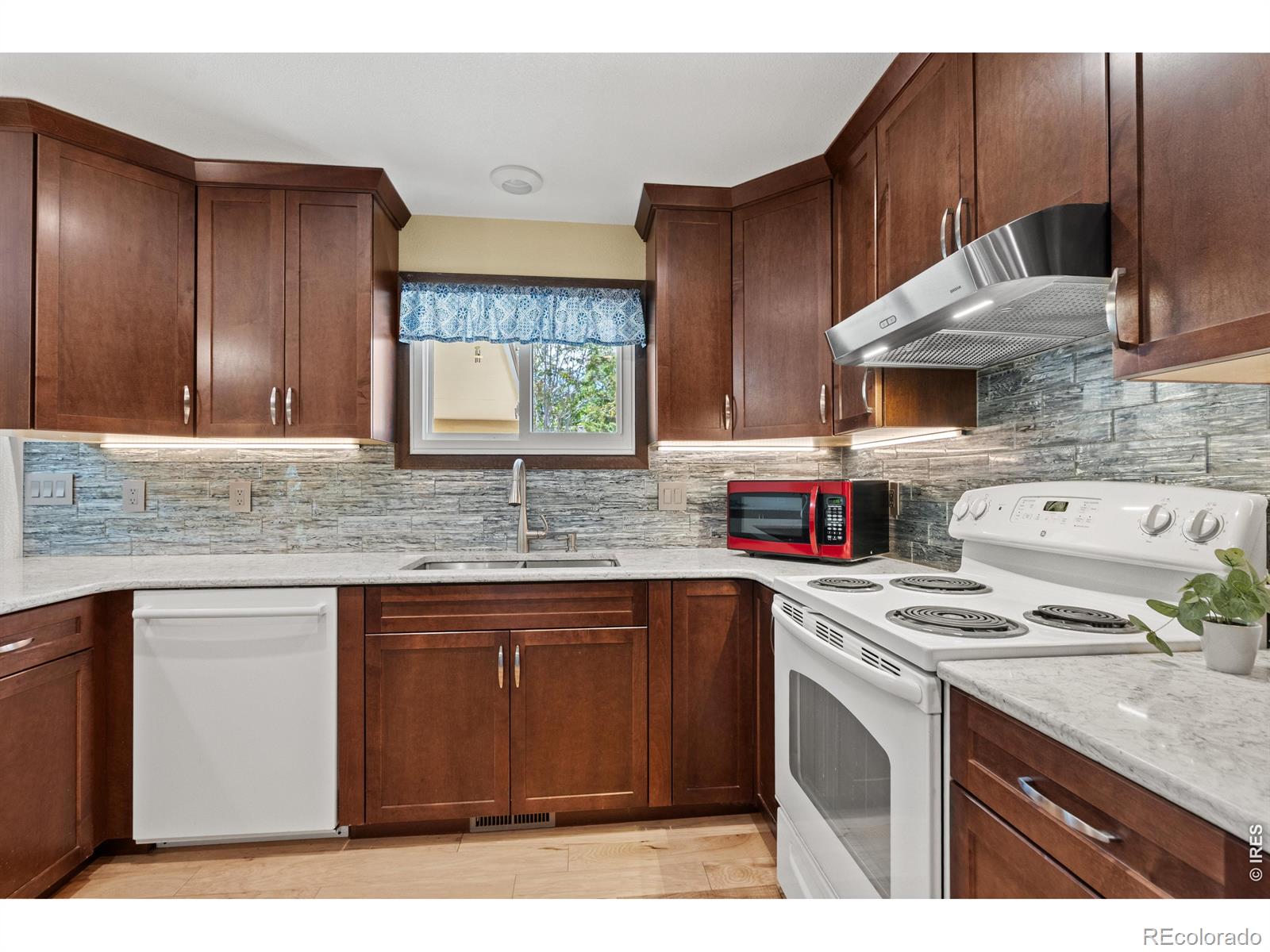 MLS Image #12 for 1805  axial drive,loveland, Colorado