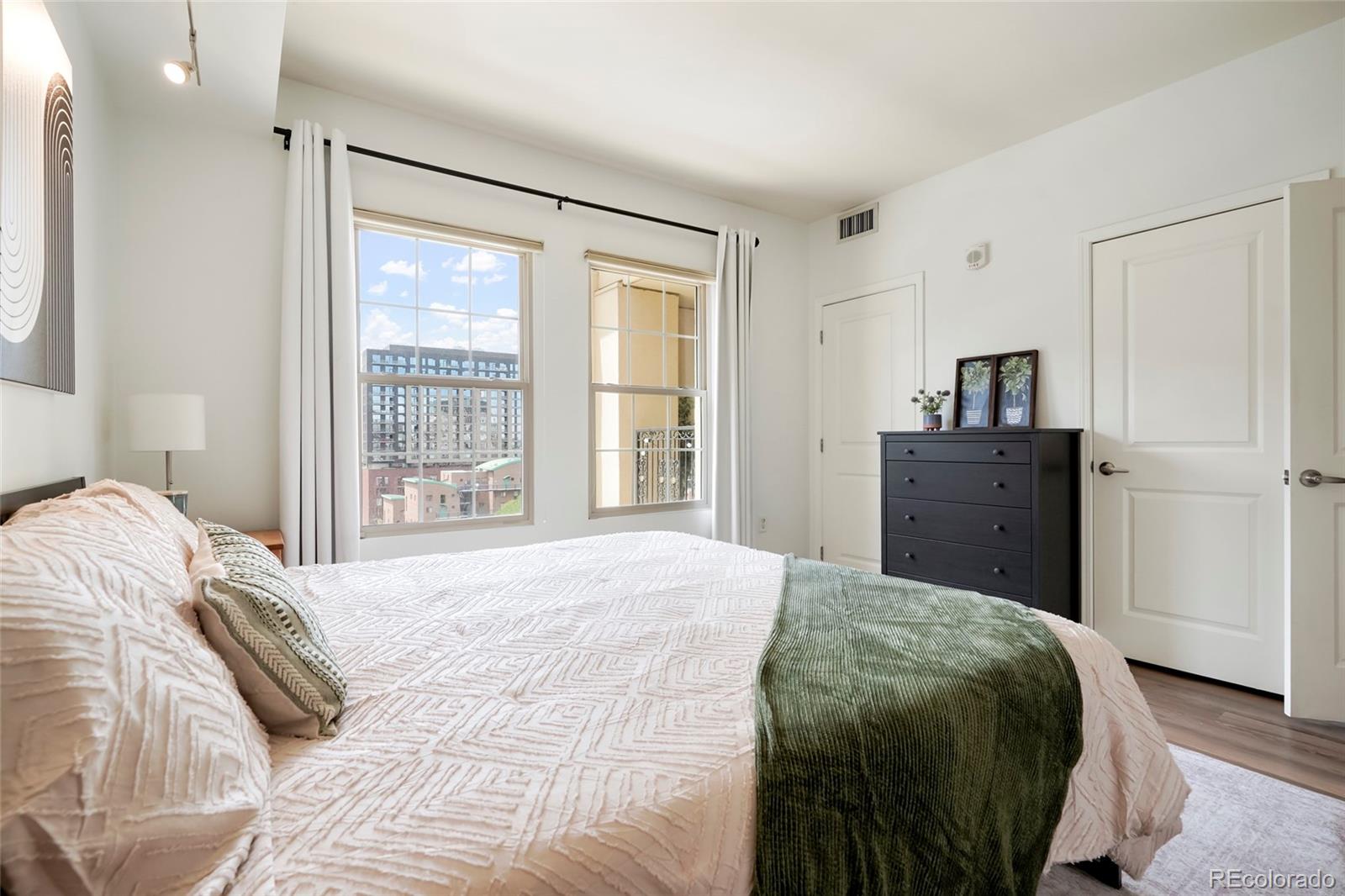 MLS Image #15 for 925 n lincoln street,denver, Colorado