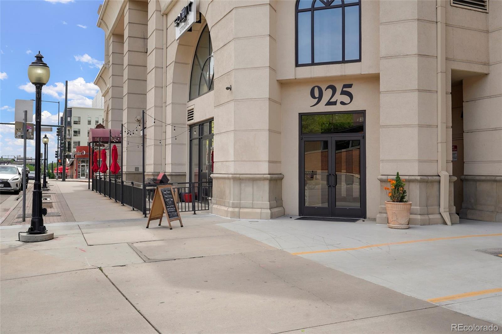 MLS Image #2 for 925 n lincoln street,denver, Colorado