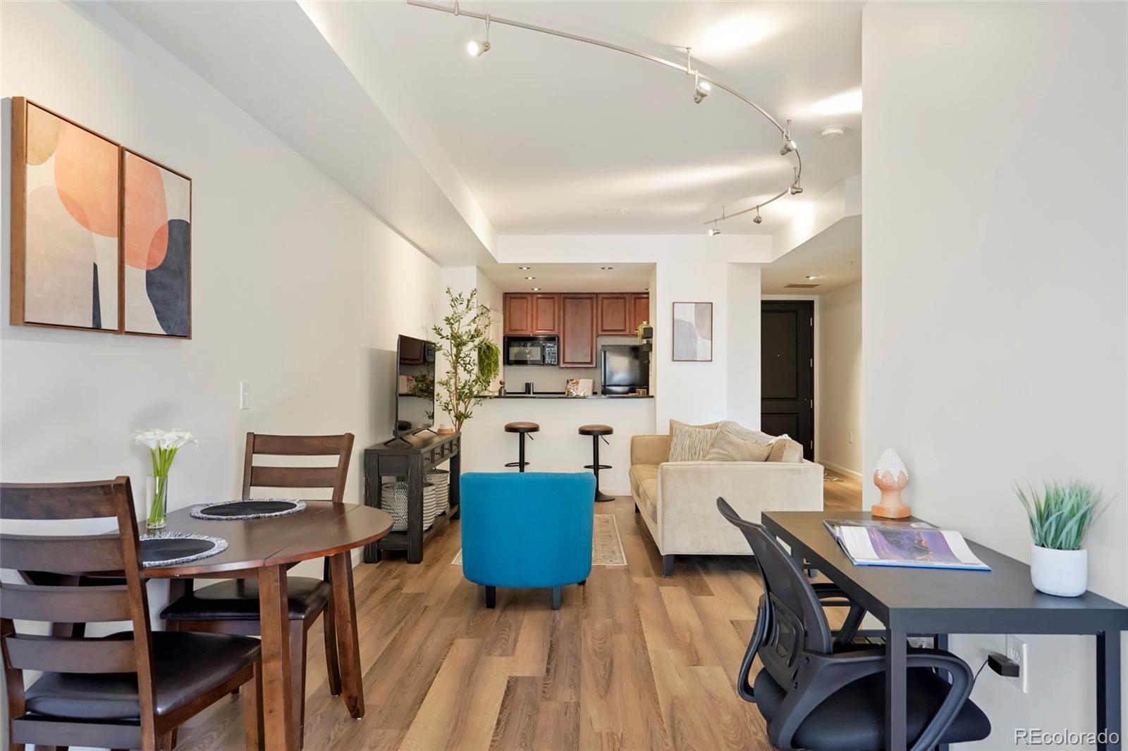 MLS Image #6 for 925 n lincoln street,denver, Colorado