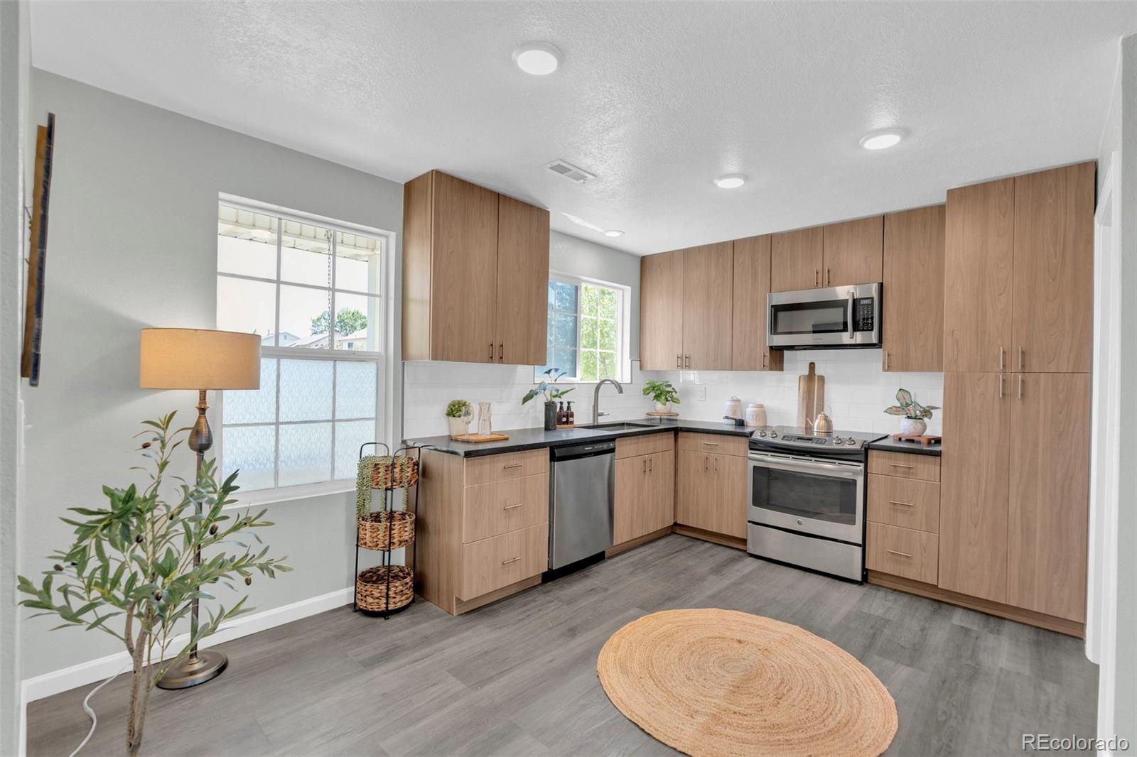 MLS Image #6 for 10700  kimblewyck circle,denver, Colorado