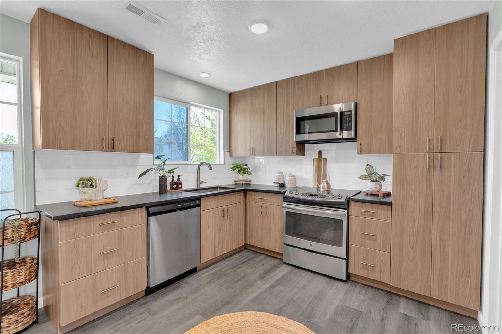 MLS Image #7 for 10700  kimblewyck circle,denver, Colorado