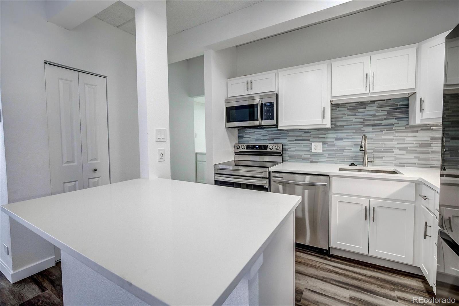 MLS Image #4 for 130 n pearl street 1507,denver, Colorado