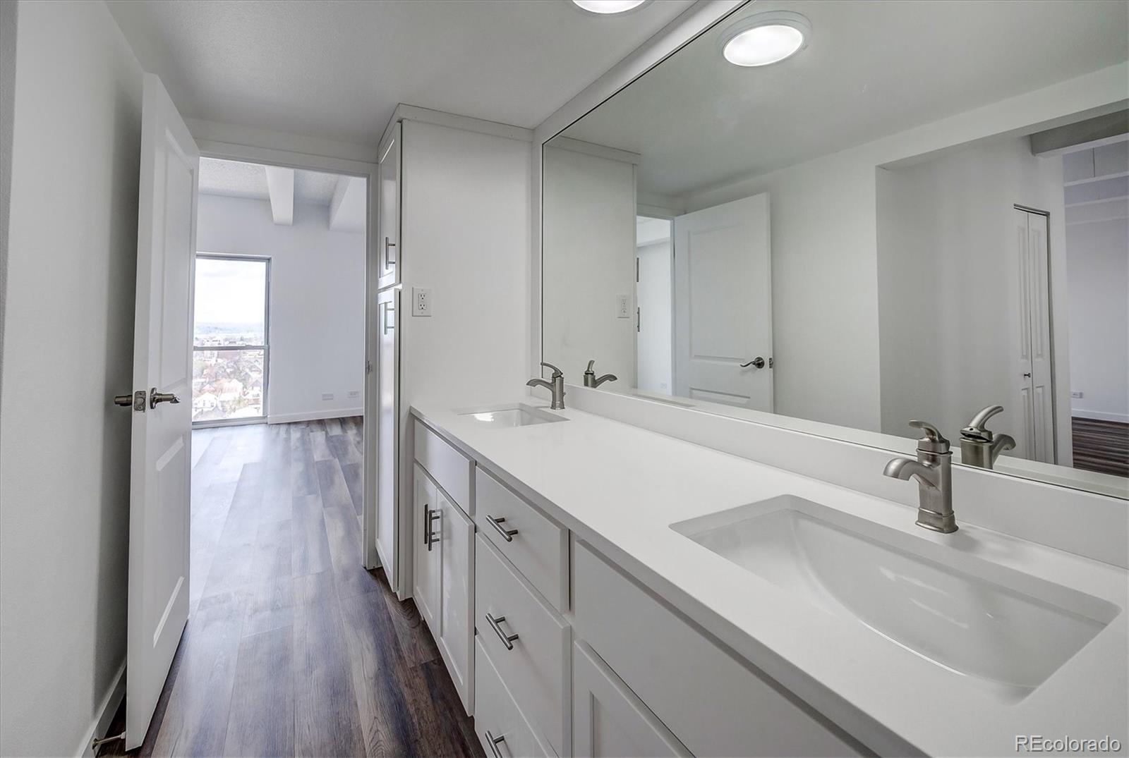 MLS Image #8 for 130 n pearl street 1507,denver, Colorado