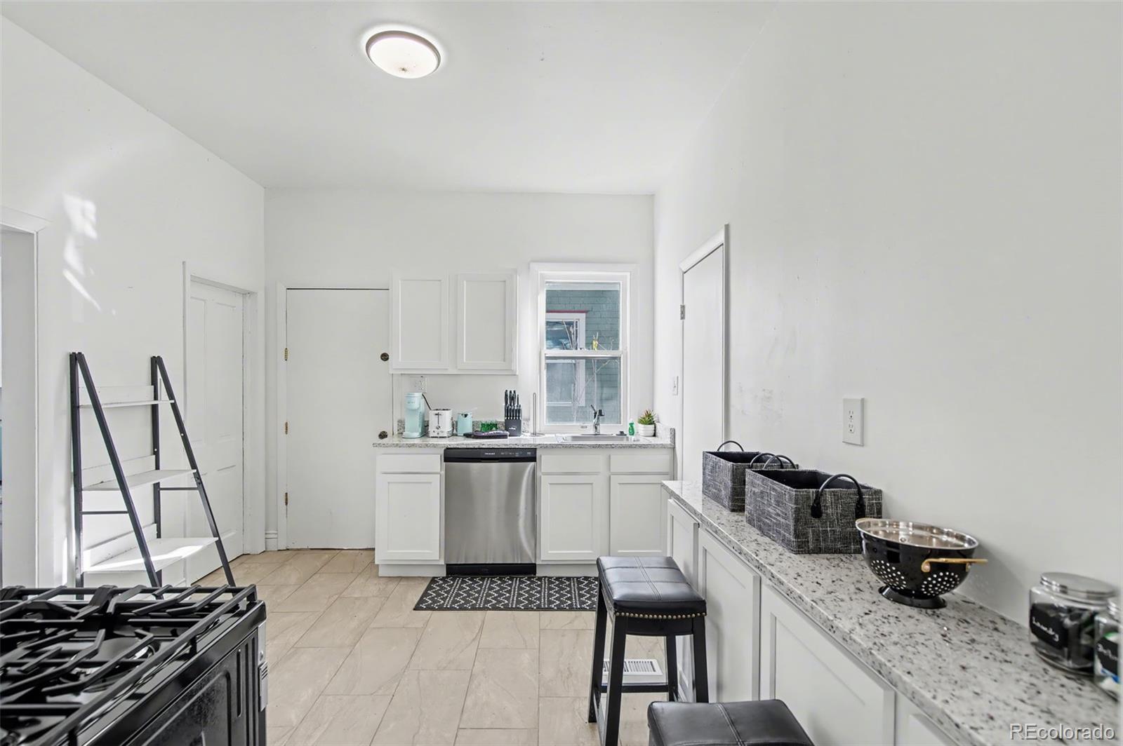 MLS Image #24 for 808 e monument street,colorado springs, Colorado