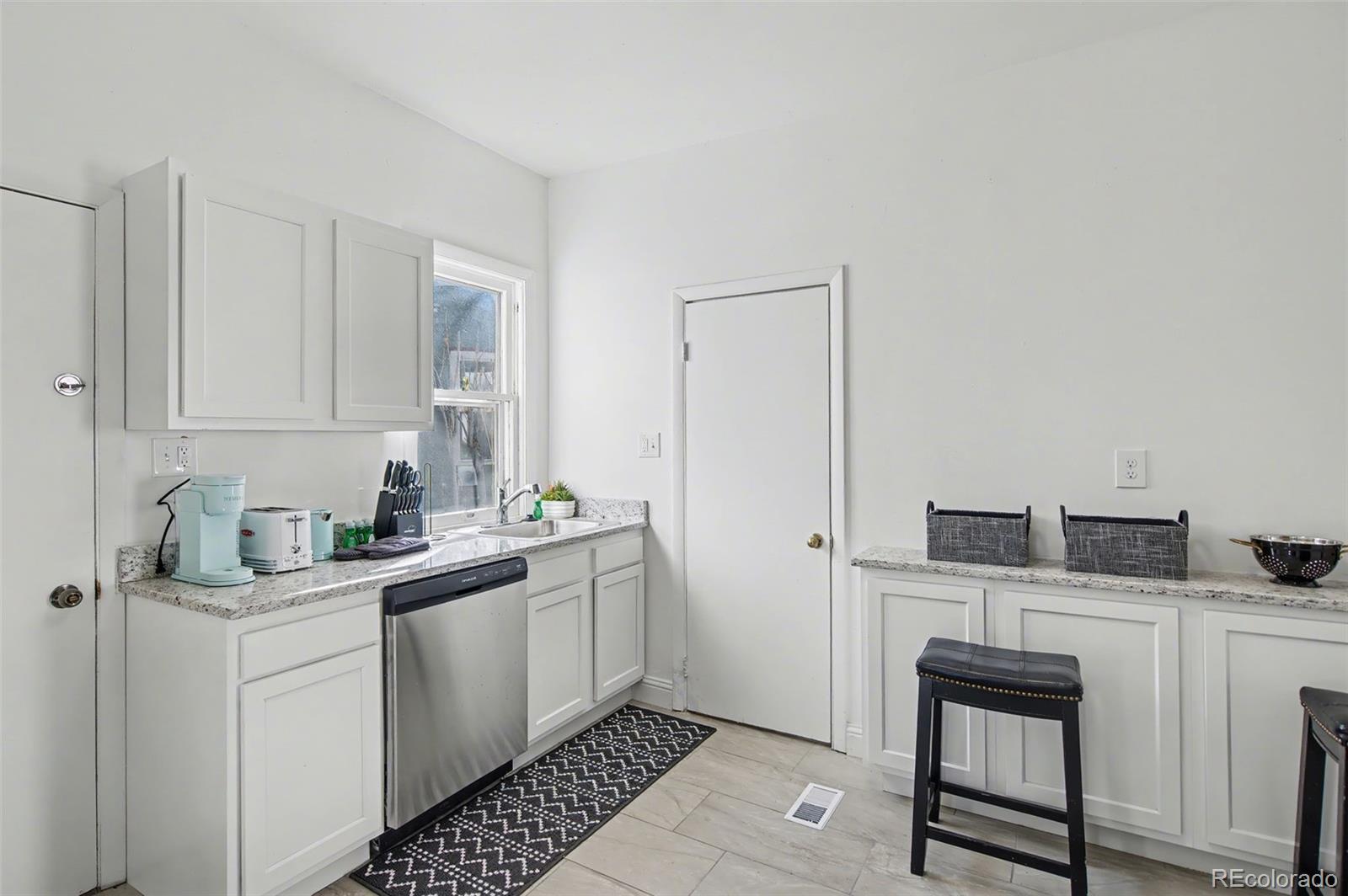 MLS Image #27 for 808 e monument street,colorado springs, Colorado
