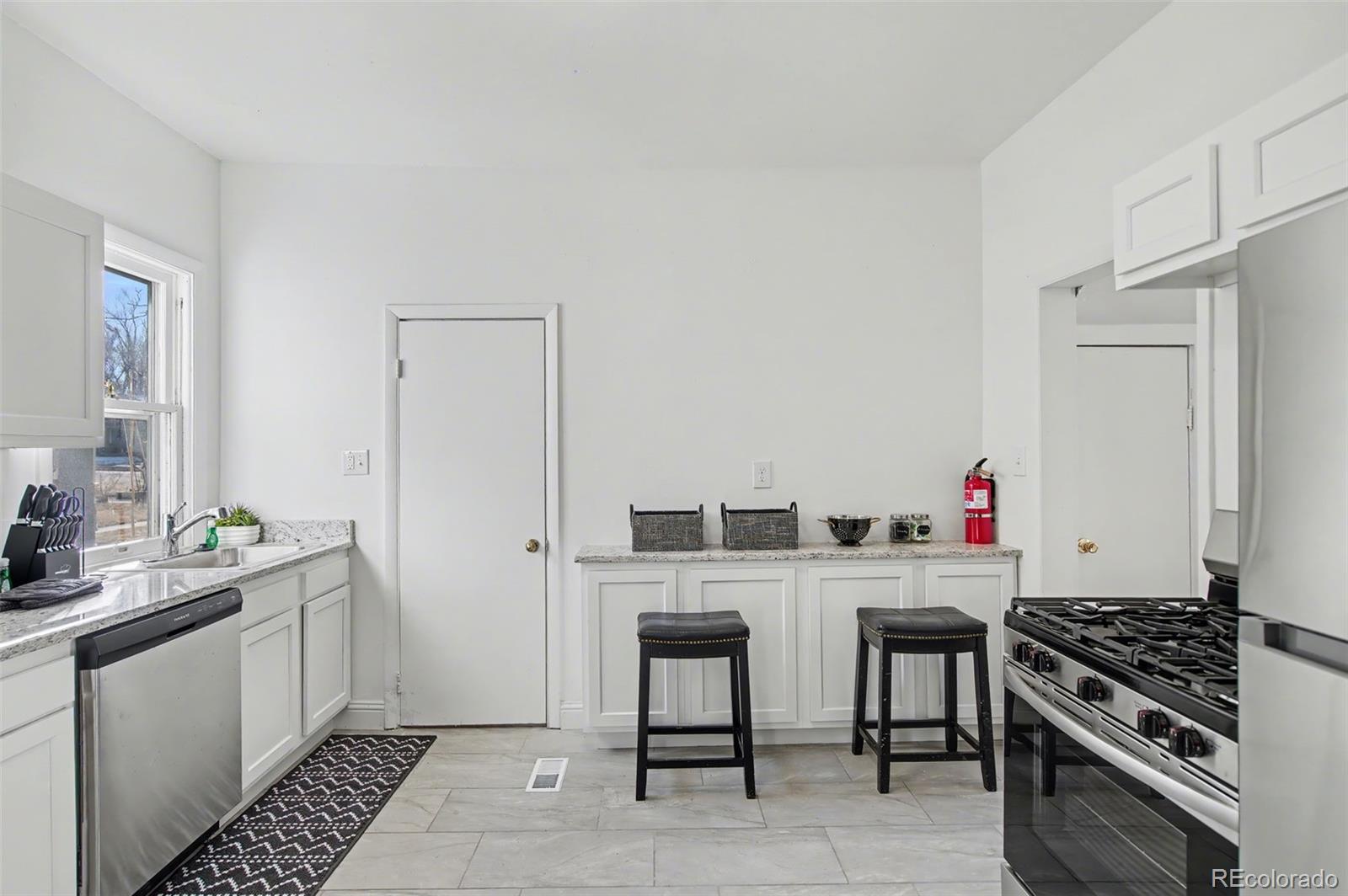 MLS Image #28 for 808 e monument street,colorado springs, Colorado
