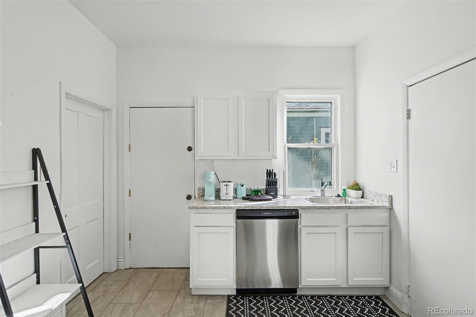 MLS Image #29 for 808 e monument street,colorado springs, Colorado