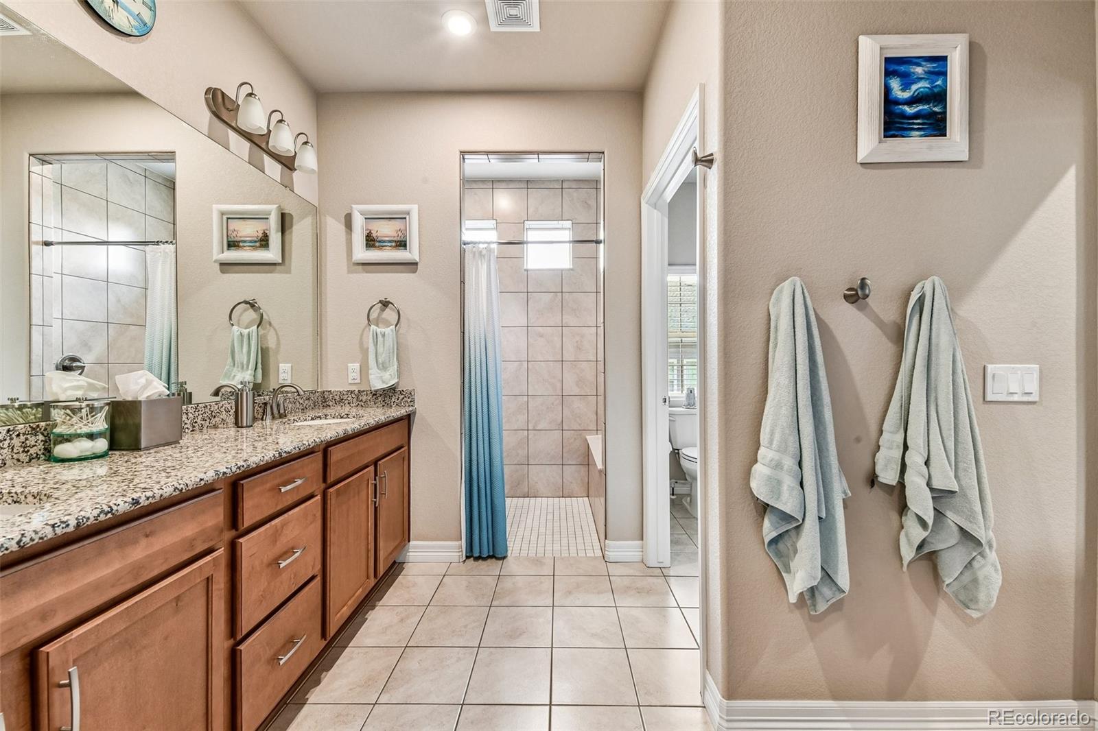 MLS Image #10 for 20427 e 52nd avenue,denver, Colorado