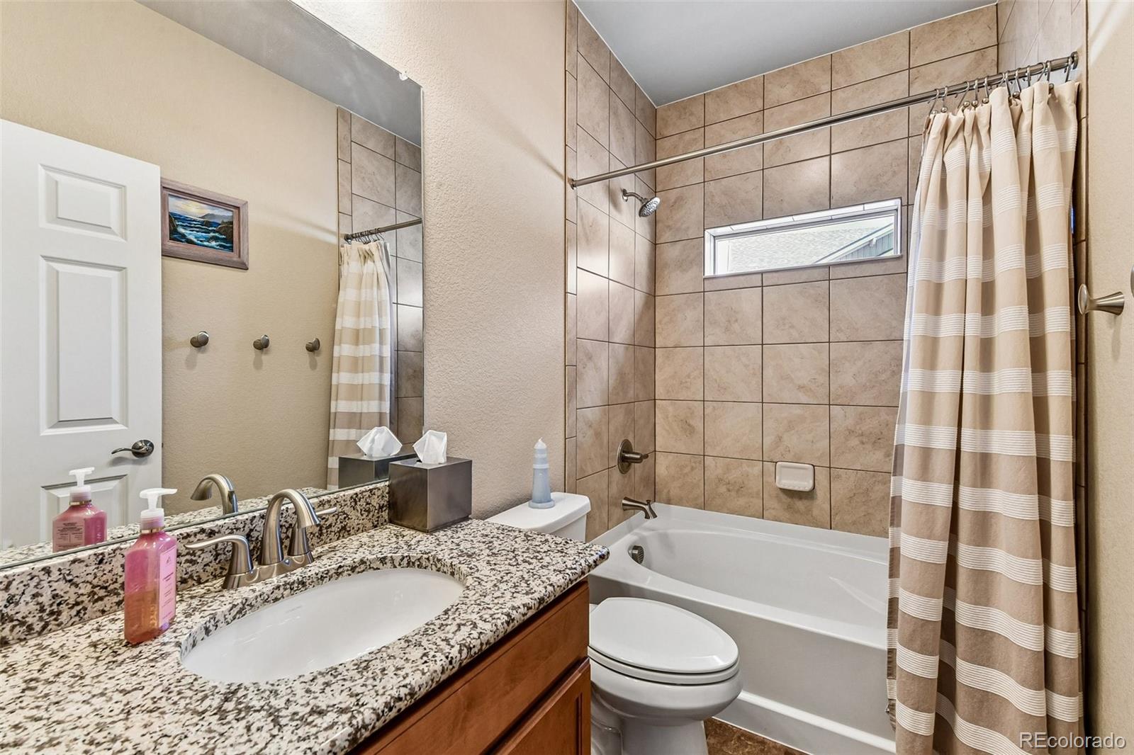 MLS Image #14 for 20427 e 52nd avenue,denver, Colorado