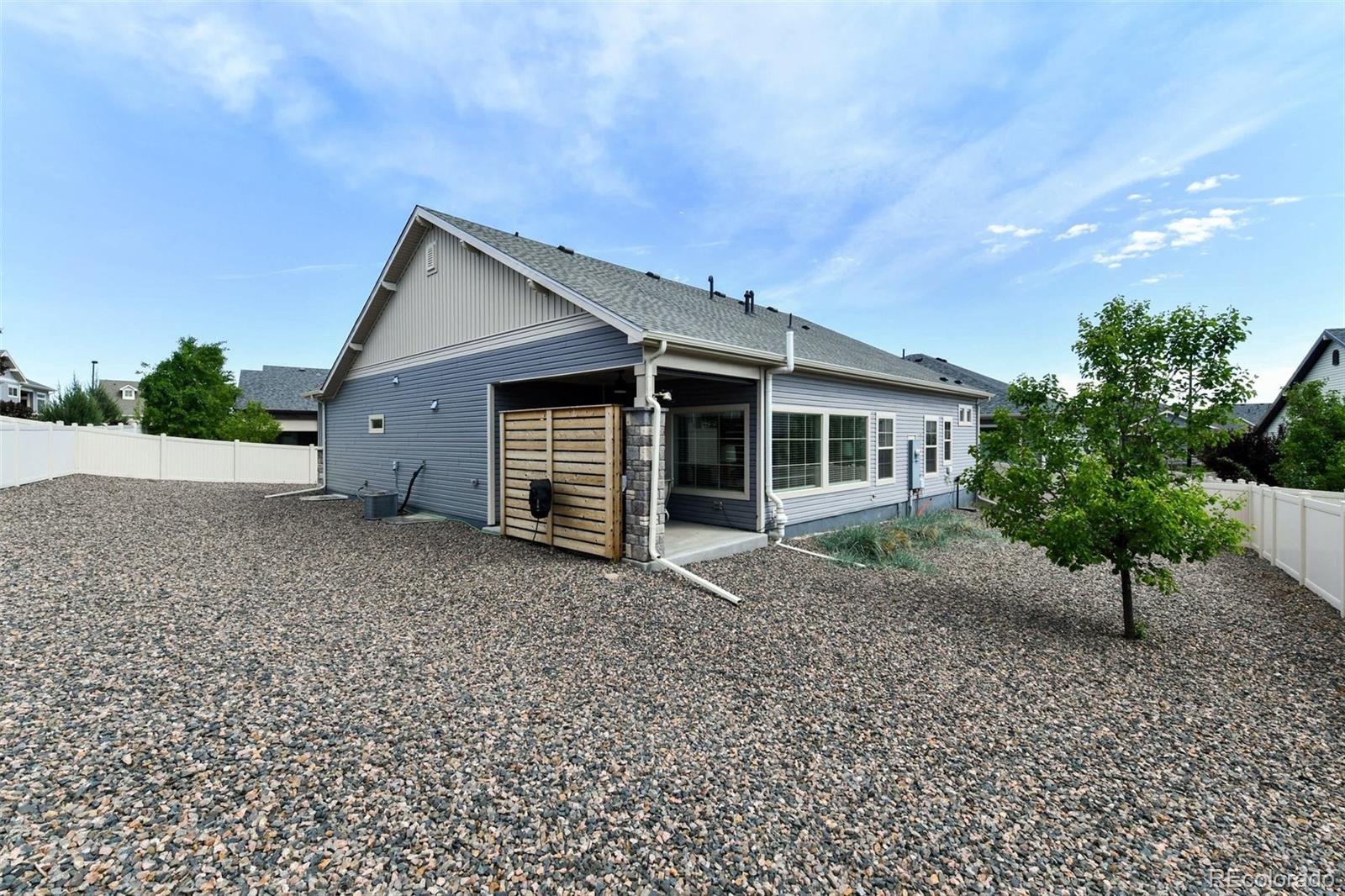 MLS Image #18 for 20427 e 52nd avenue,denver, Colorado