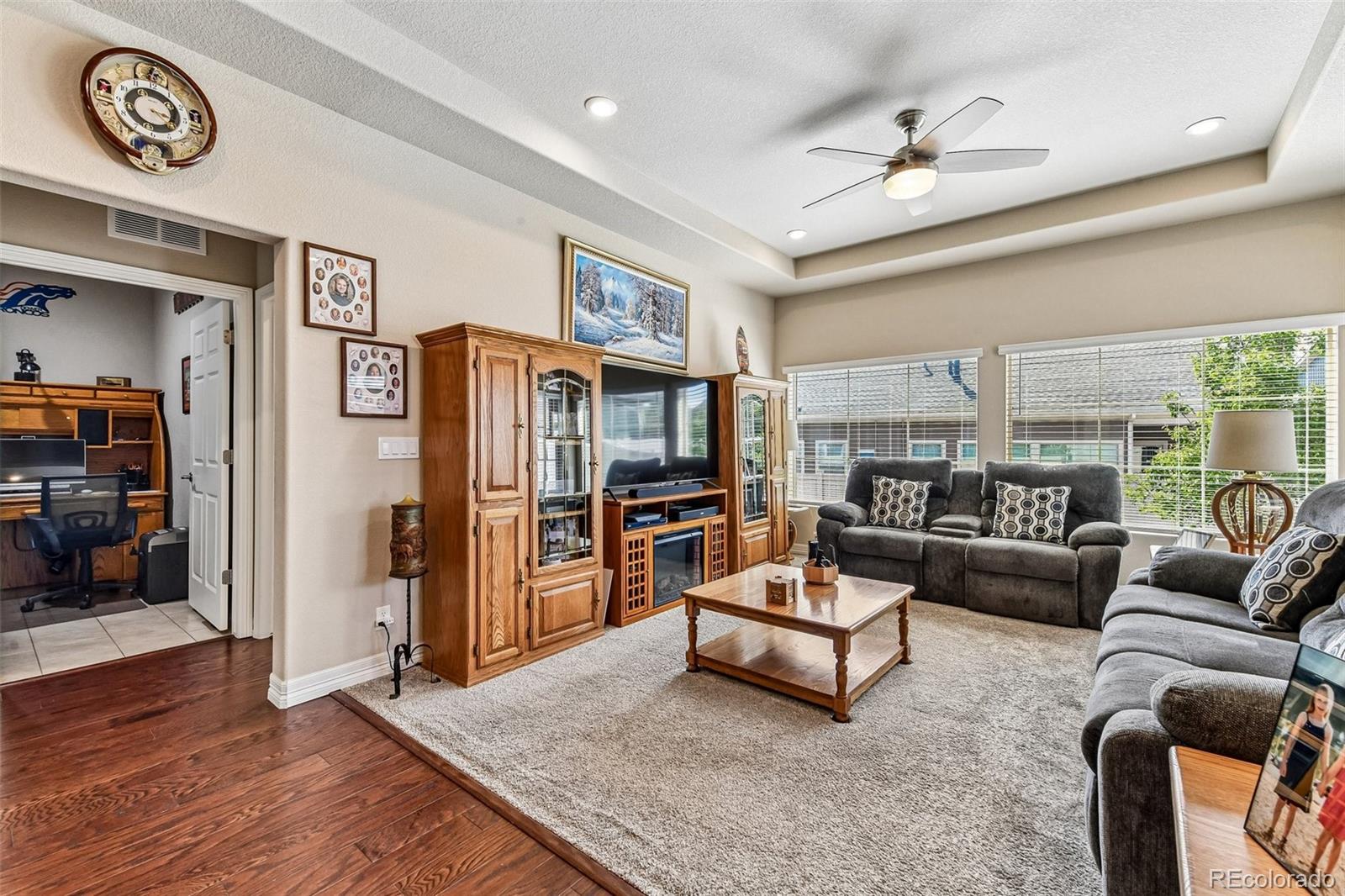 MLS Image #5 for 20427 e 52nd avenue,denver, Colorado