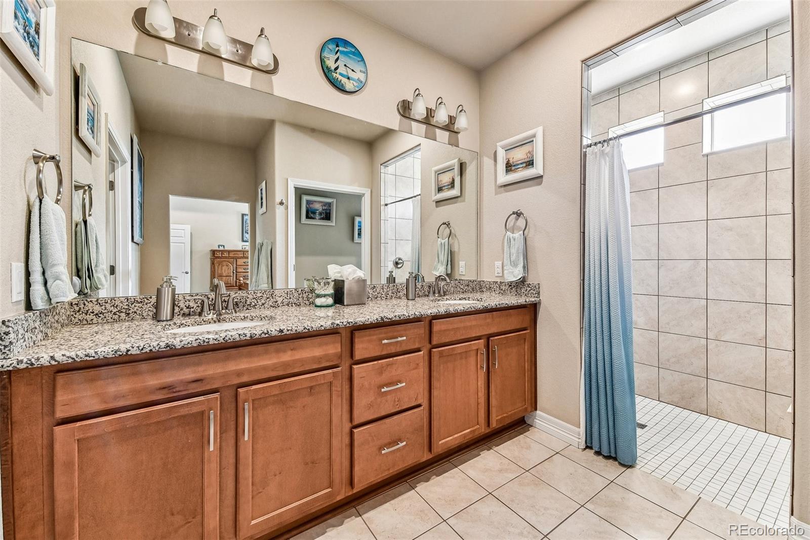 MLS Image #9 for 20427 e 52nd avenue,denver, Colorado
