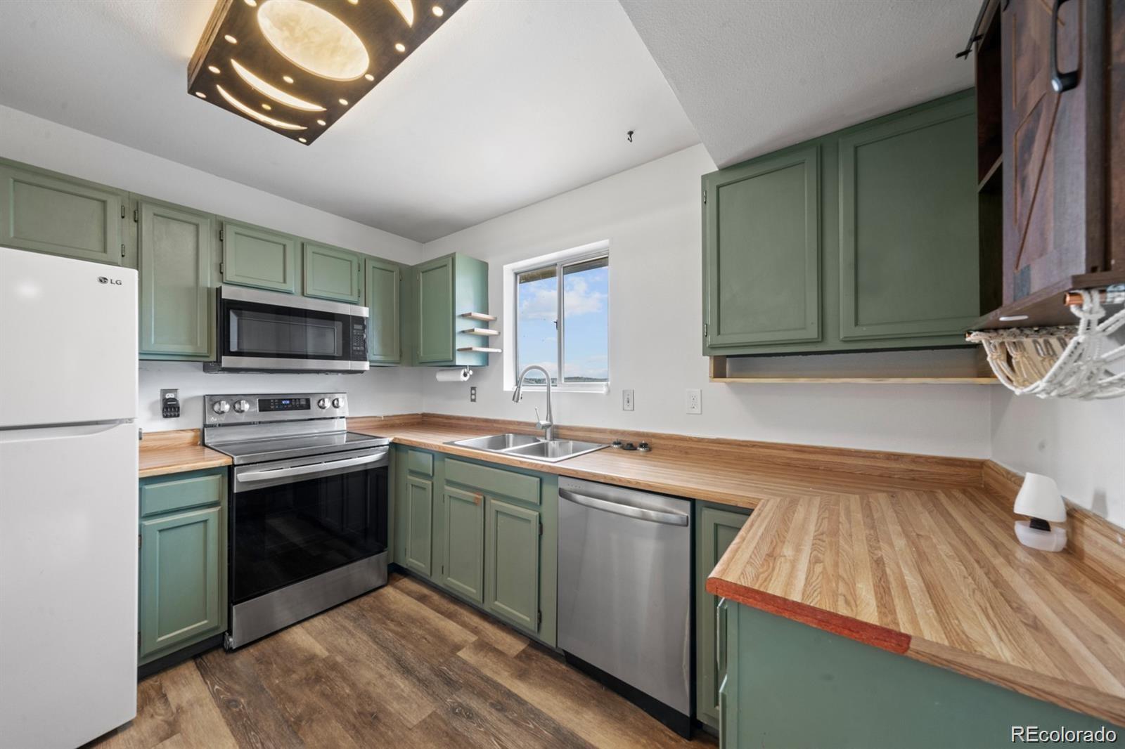 MLS Image #5 for 7444  casa grande court,colorado springs, Colorado