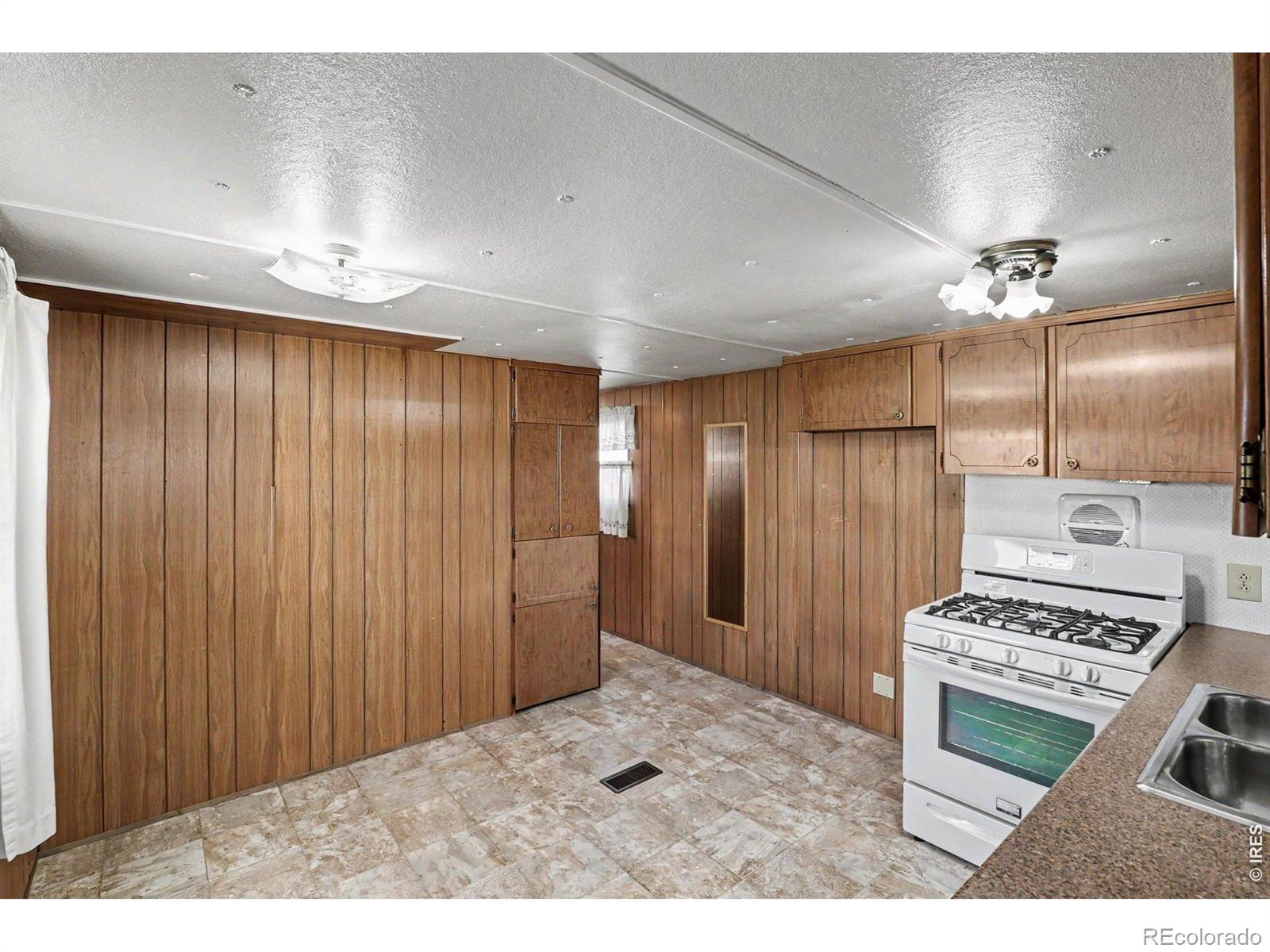 MLS Image #4 for 1316  madeline court,loveland, Colorado