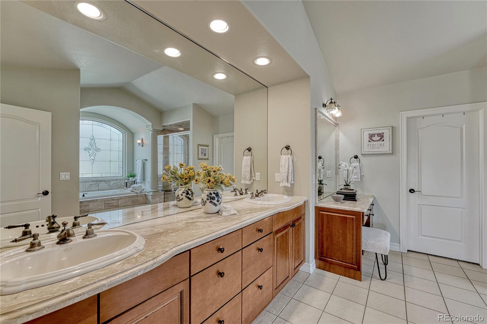 MLS Image #18 for 9130 s lost hill drive,lone tree, Colorado