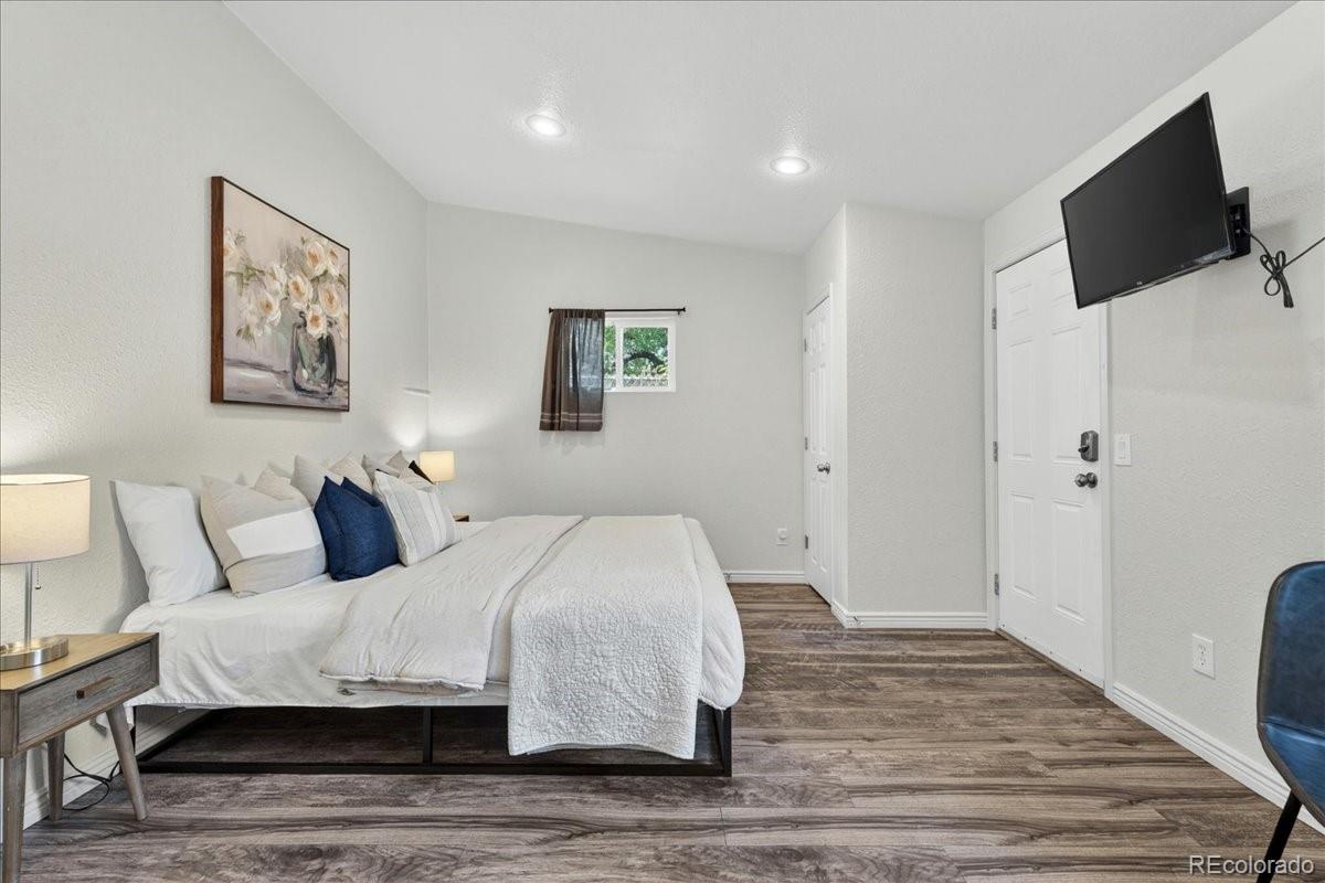 MLS Image #28 for 4800  knox court,denver, Colorado