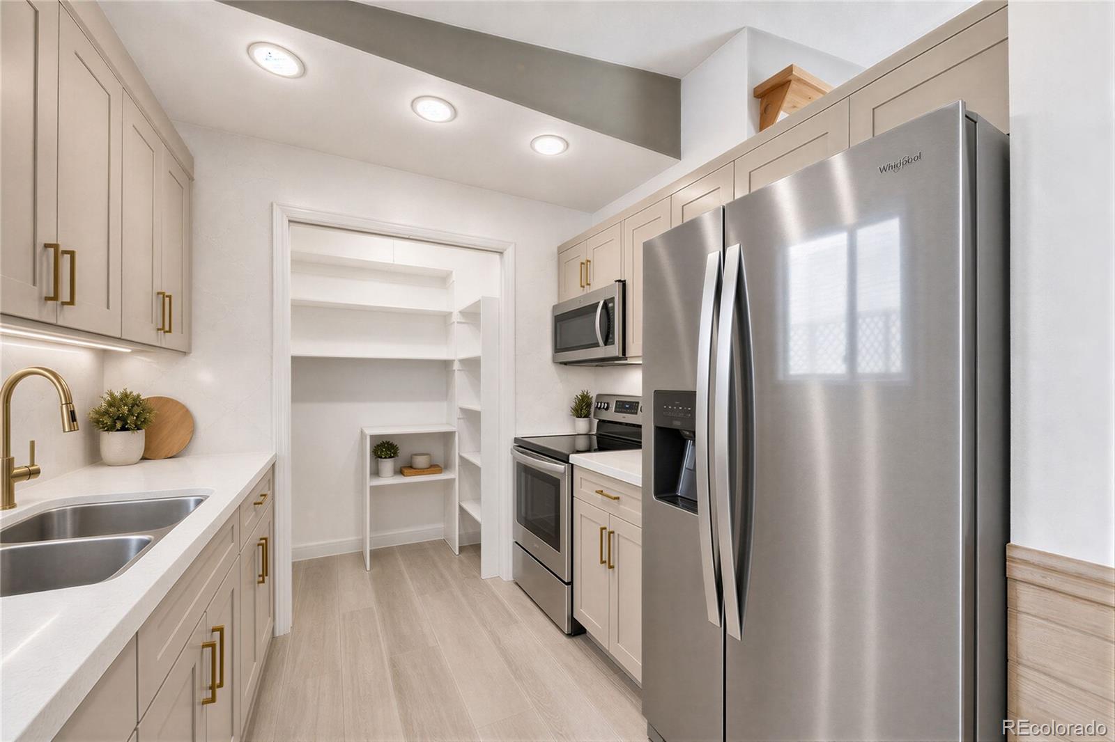 MLS Image #5 for 1933  ensenada court,aurora, Colorado