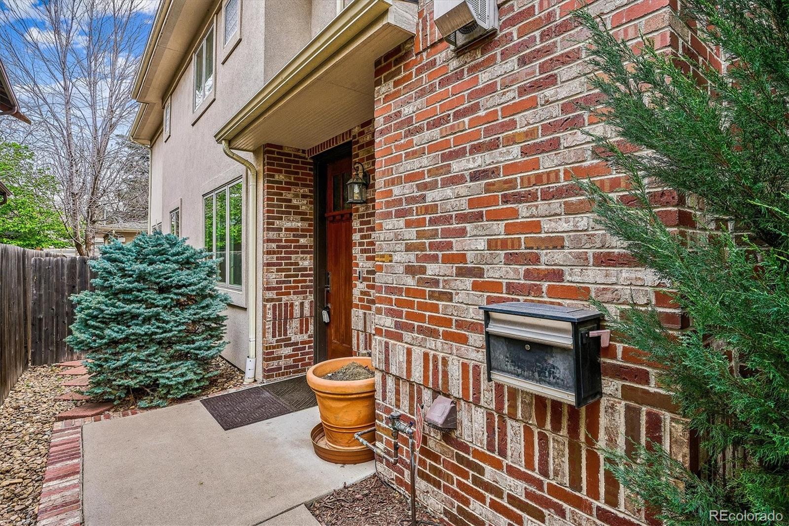 MLS Image #3 for 464 s franklin street,denver, Colorado