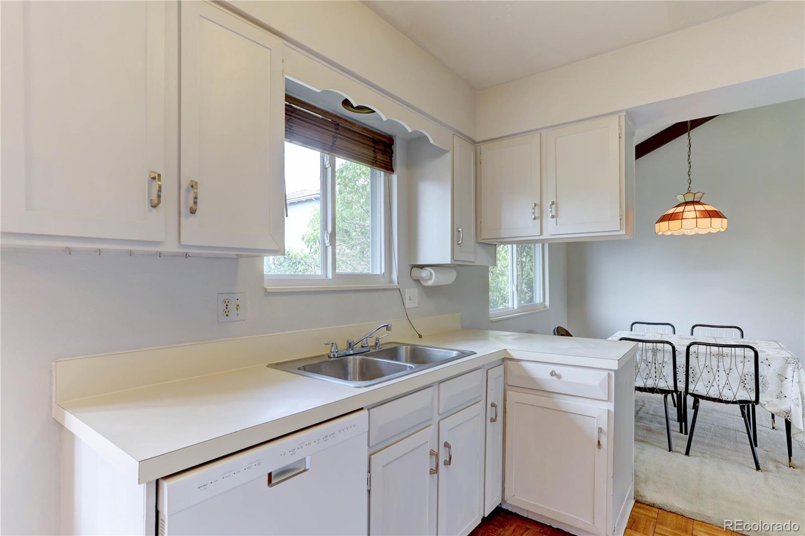 MLS Image #6 for 7053 e maplewood avenue,centennial, Colorado