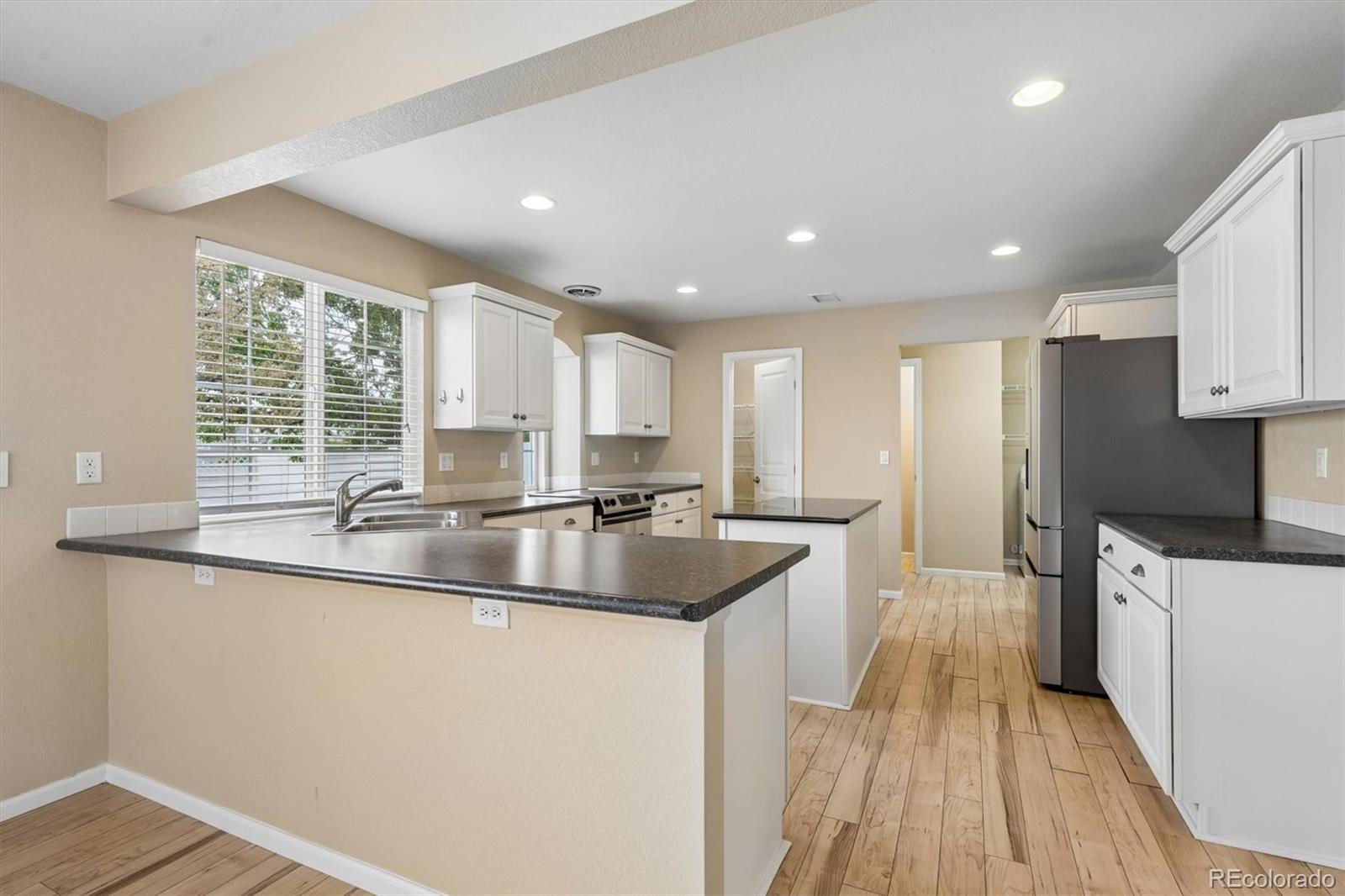 MLS Image #5 for 5577  jebel court,denver, Colorado