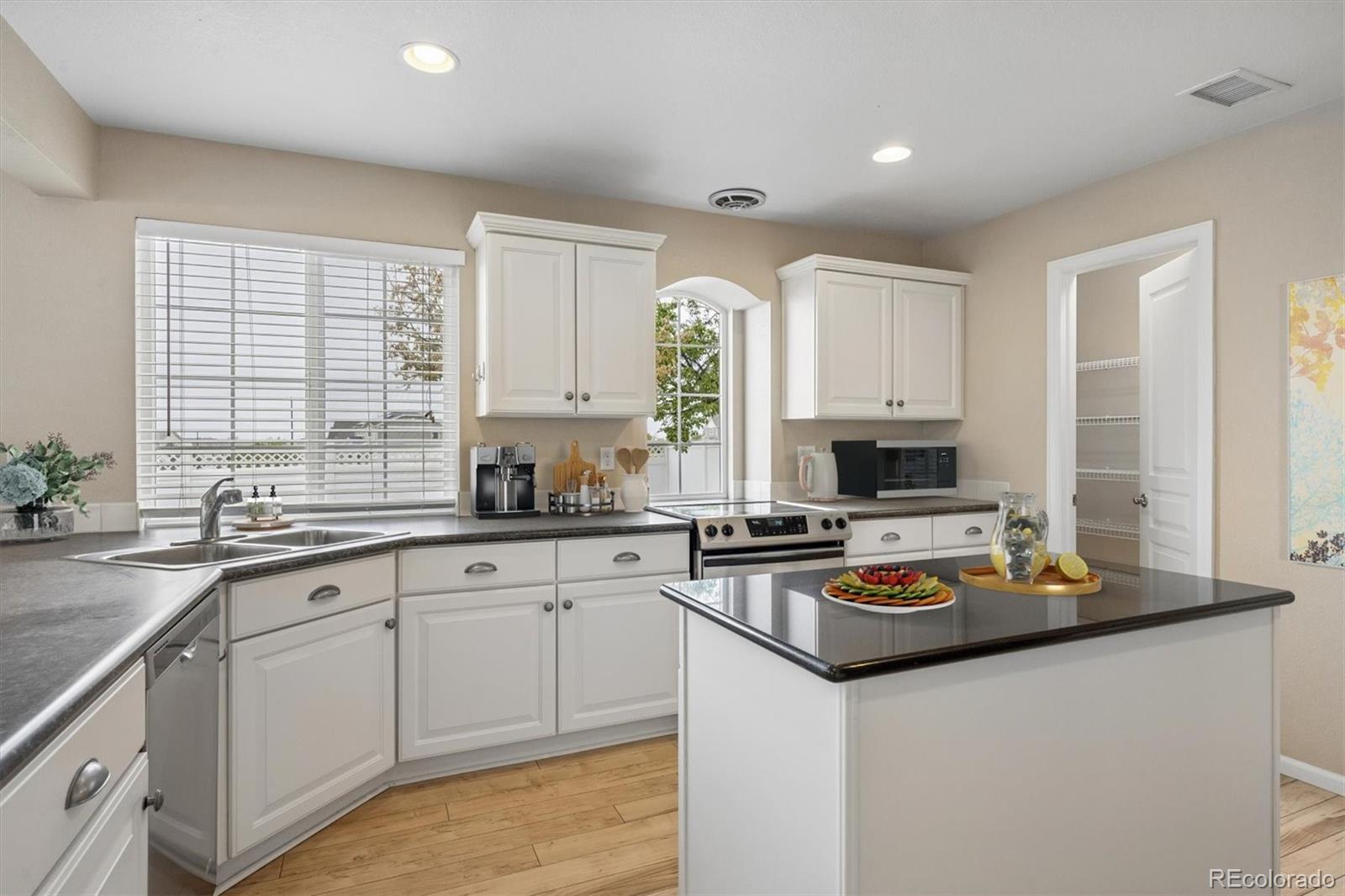 MLS Image #6 for 5577  jebel court,denver, Colorado