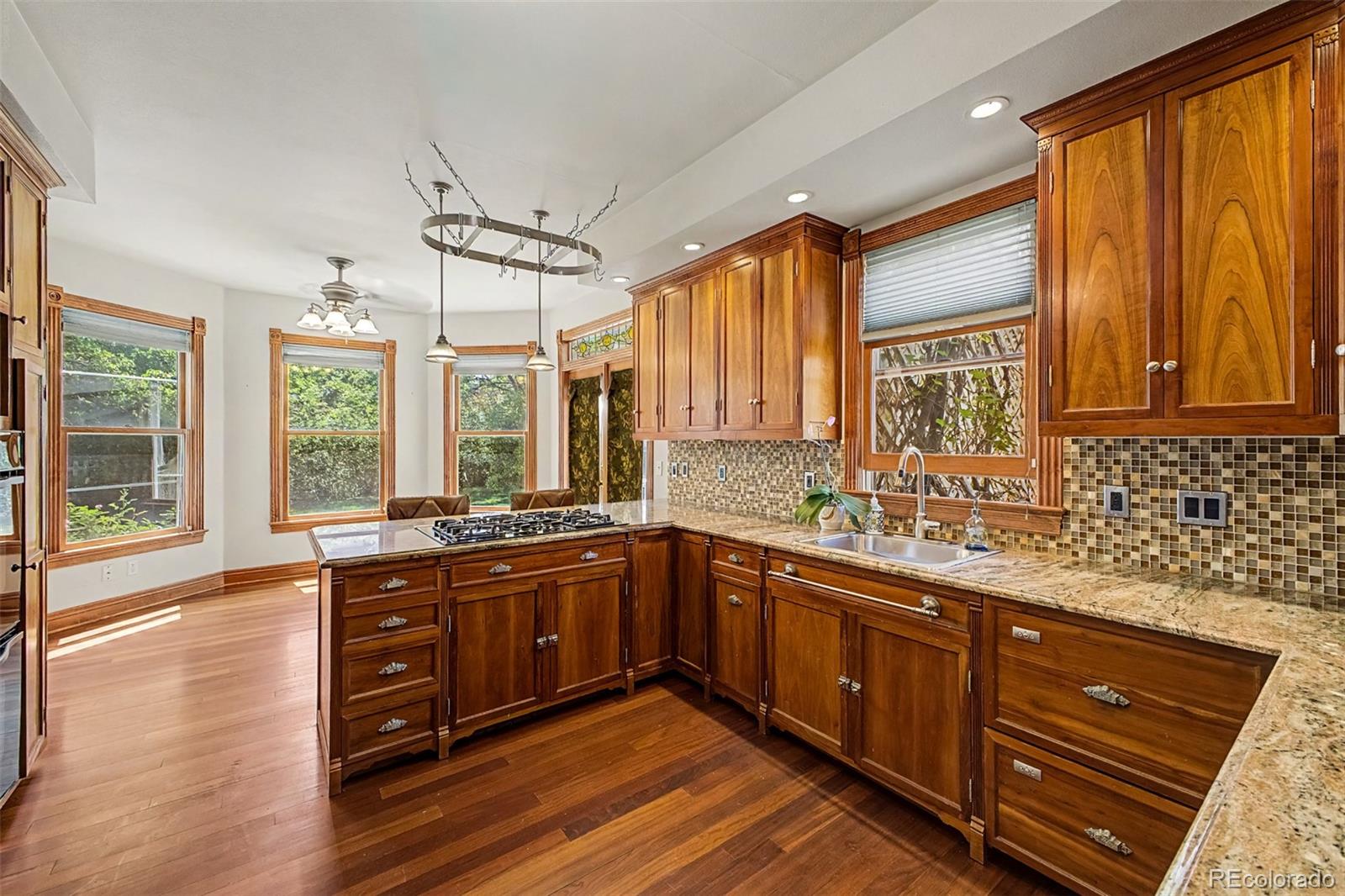 MLS Image #10 for 4801 s yukon street,littleton, Colorado