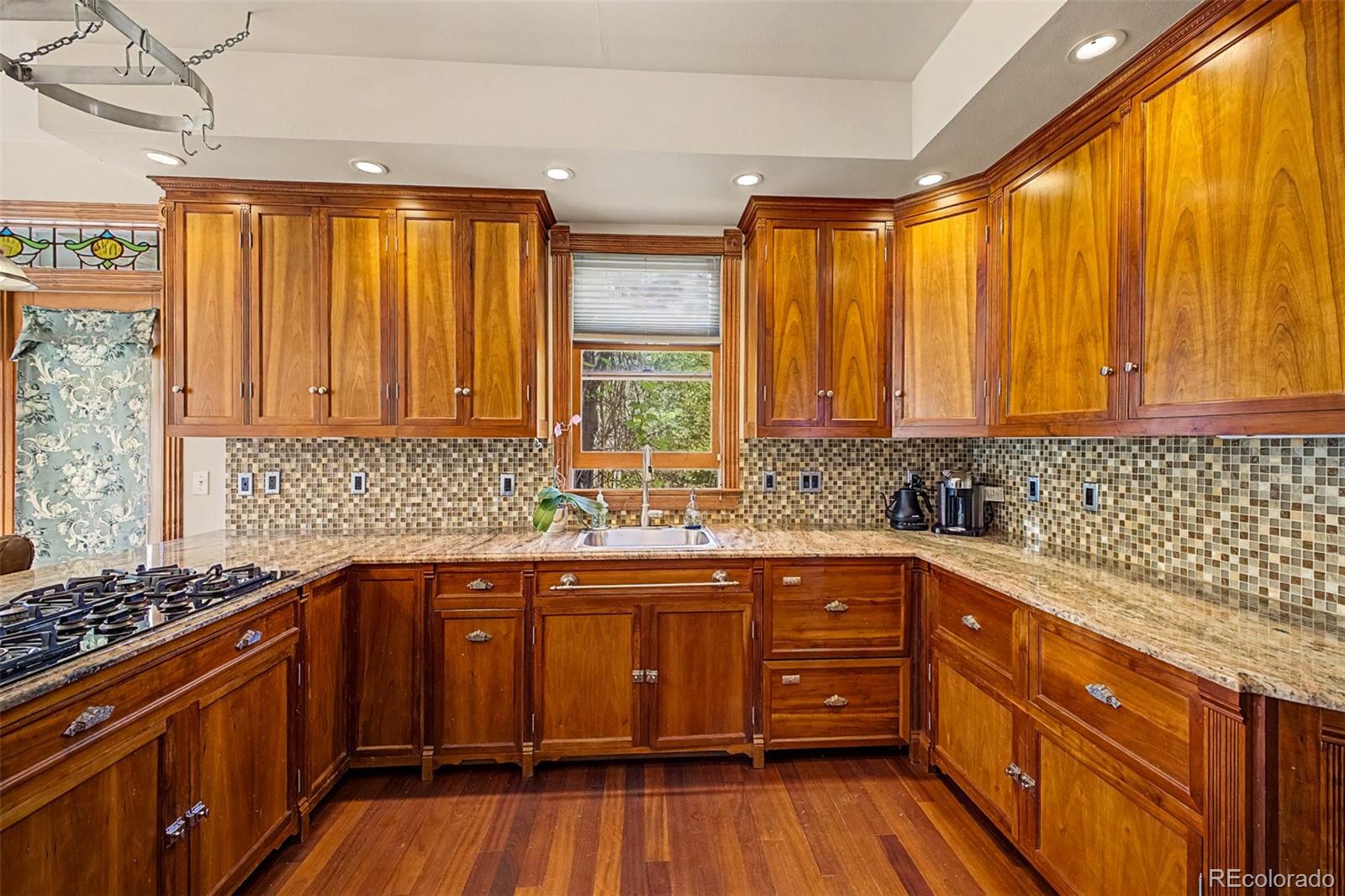 MLS Image #11 for 4801 s yukon street,littleton, Colorado