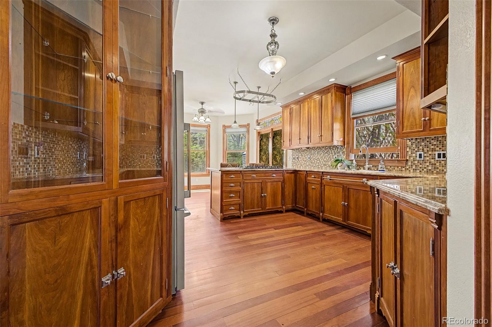 MLS Image #9 for 4801 s yukon street,littleton, Colorado