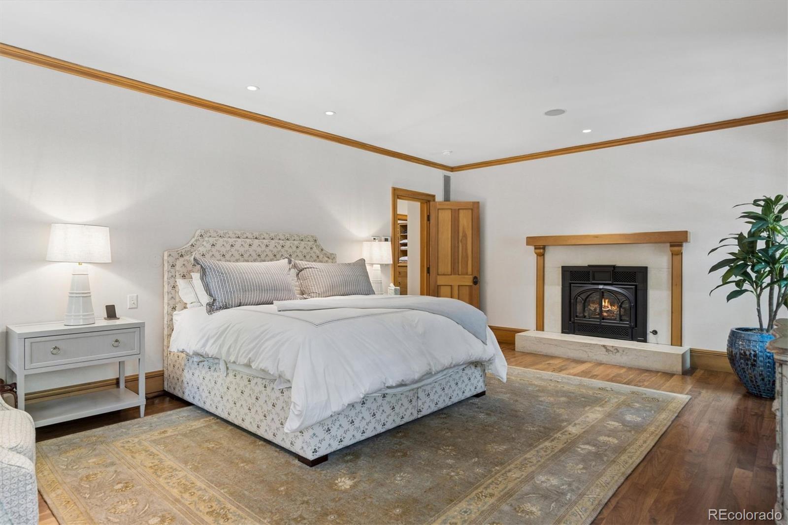 MLS Image #13 for 680 s university boulevard,denver, Colorado