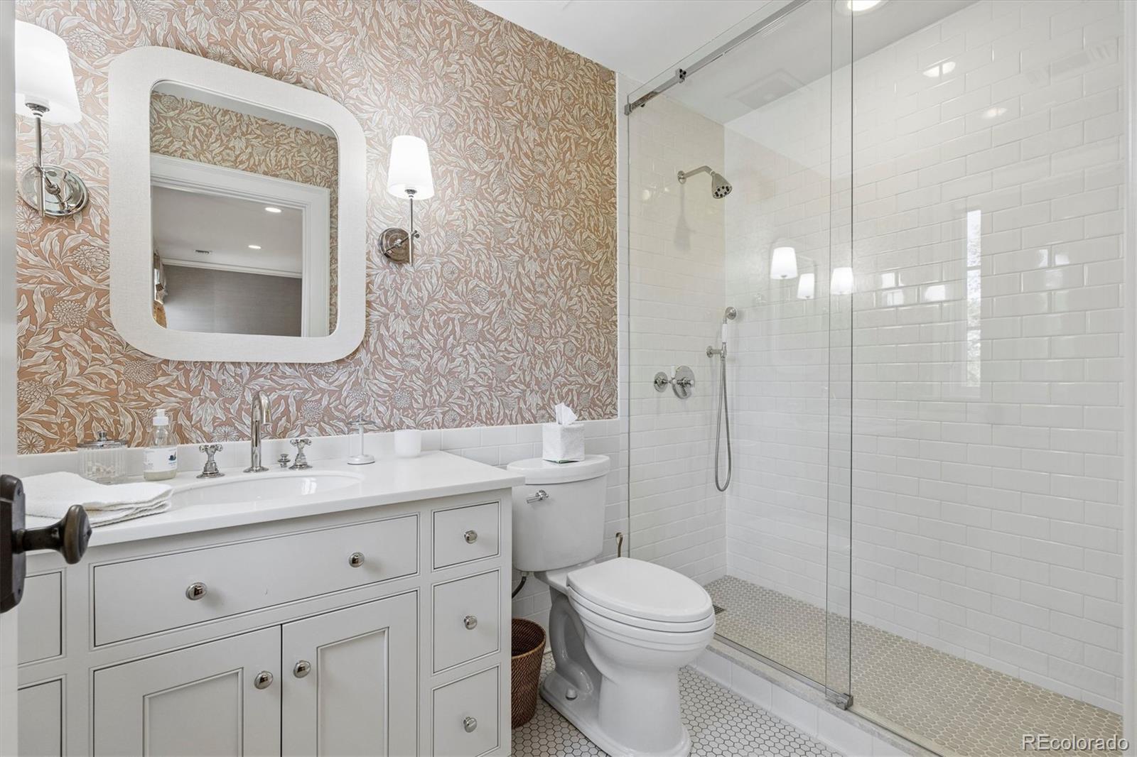 MLS Image #26 for 680 s university boulevard,denver, Colorado