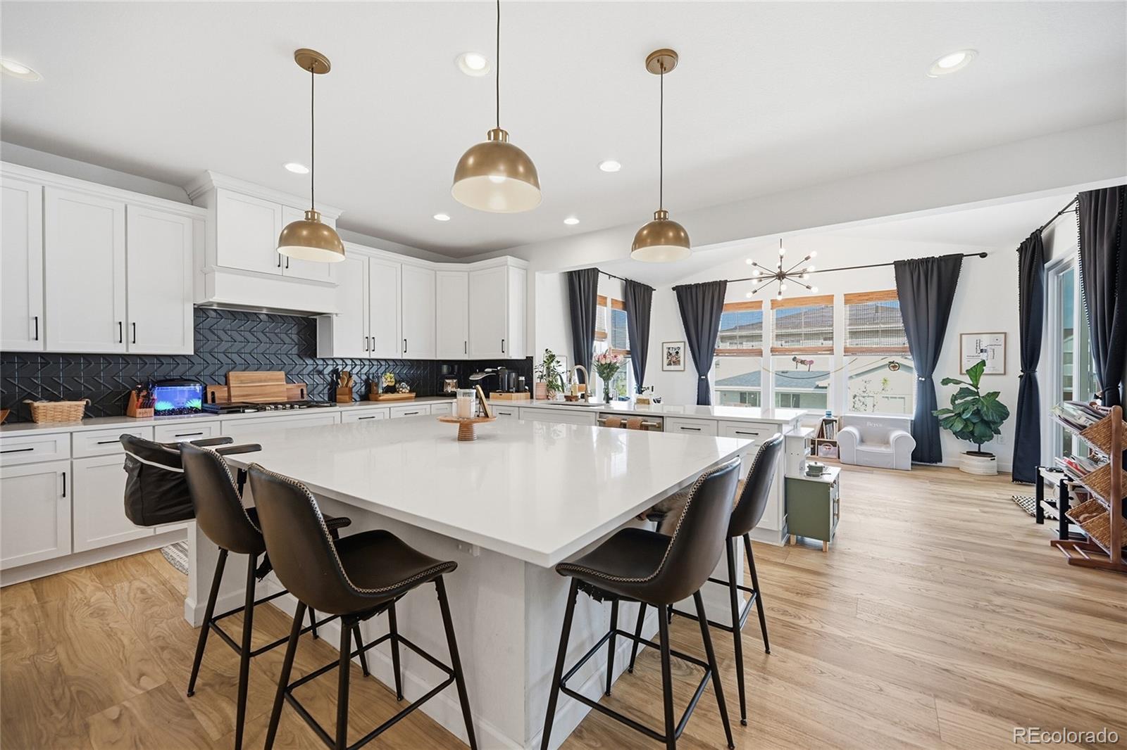 MLS Image #3 for 7254 s waterloo way,aurora, Colorado