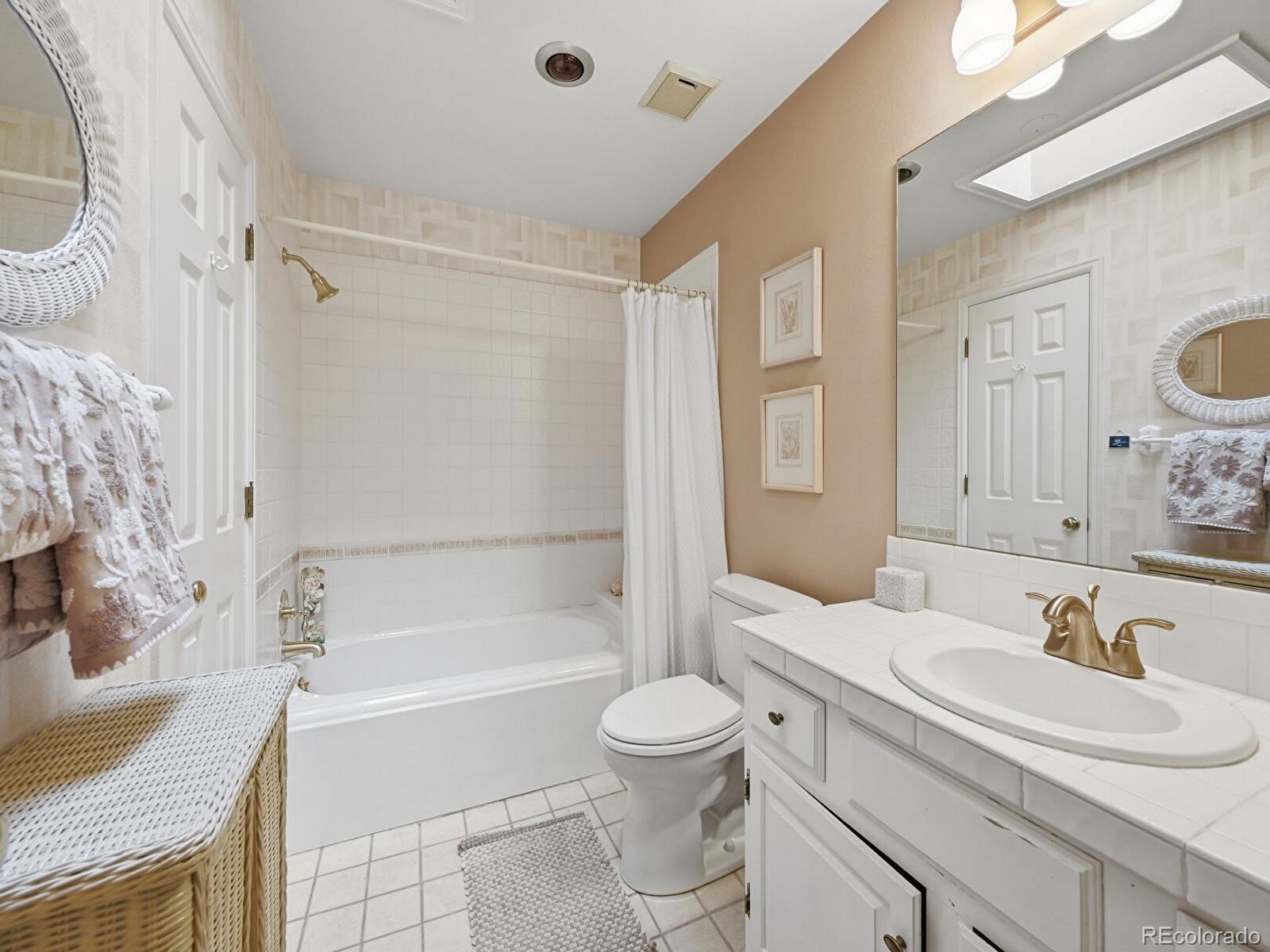 MLS Image #14 for 7394 s monaco street,centennial, Colorado