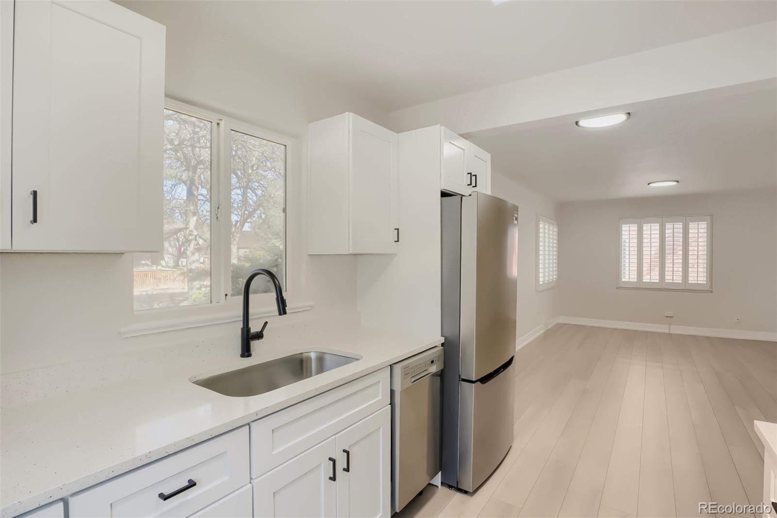 MLS Image #14 for 1558  spruce street,denver, Colorado
