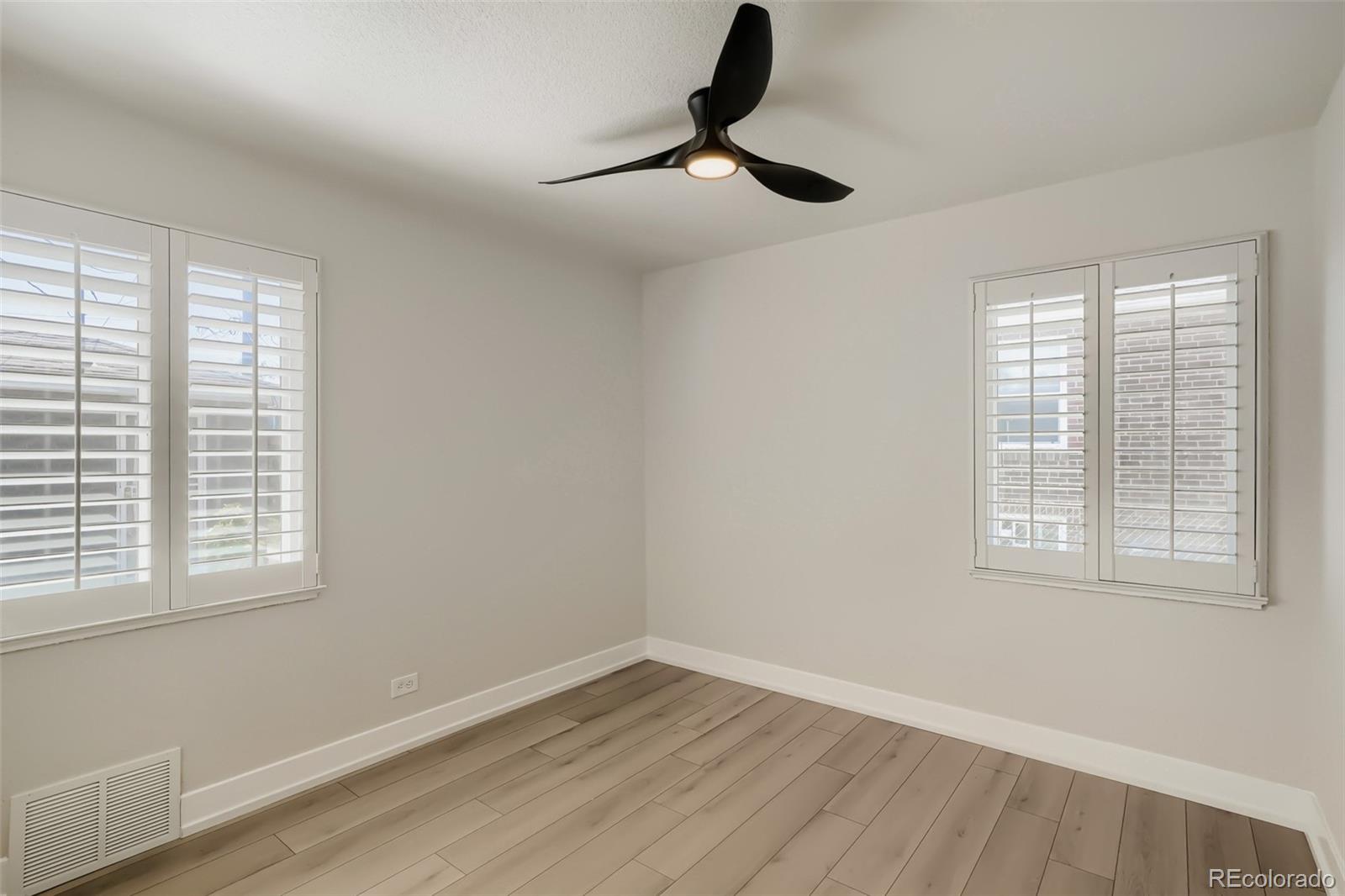 MLS Image #16 for 1558  spruce street,denver, Colorado