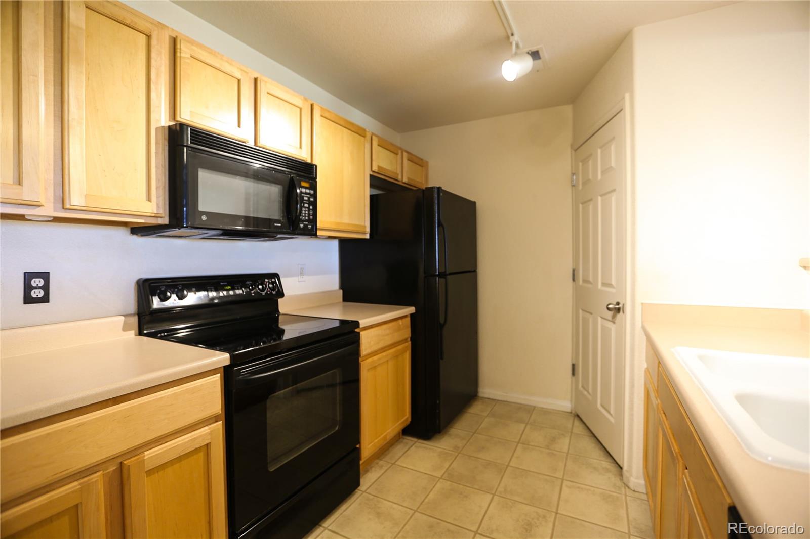 MLS Image #10 for 5255  memphis street,denver, Colorado