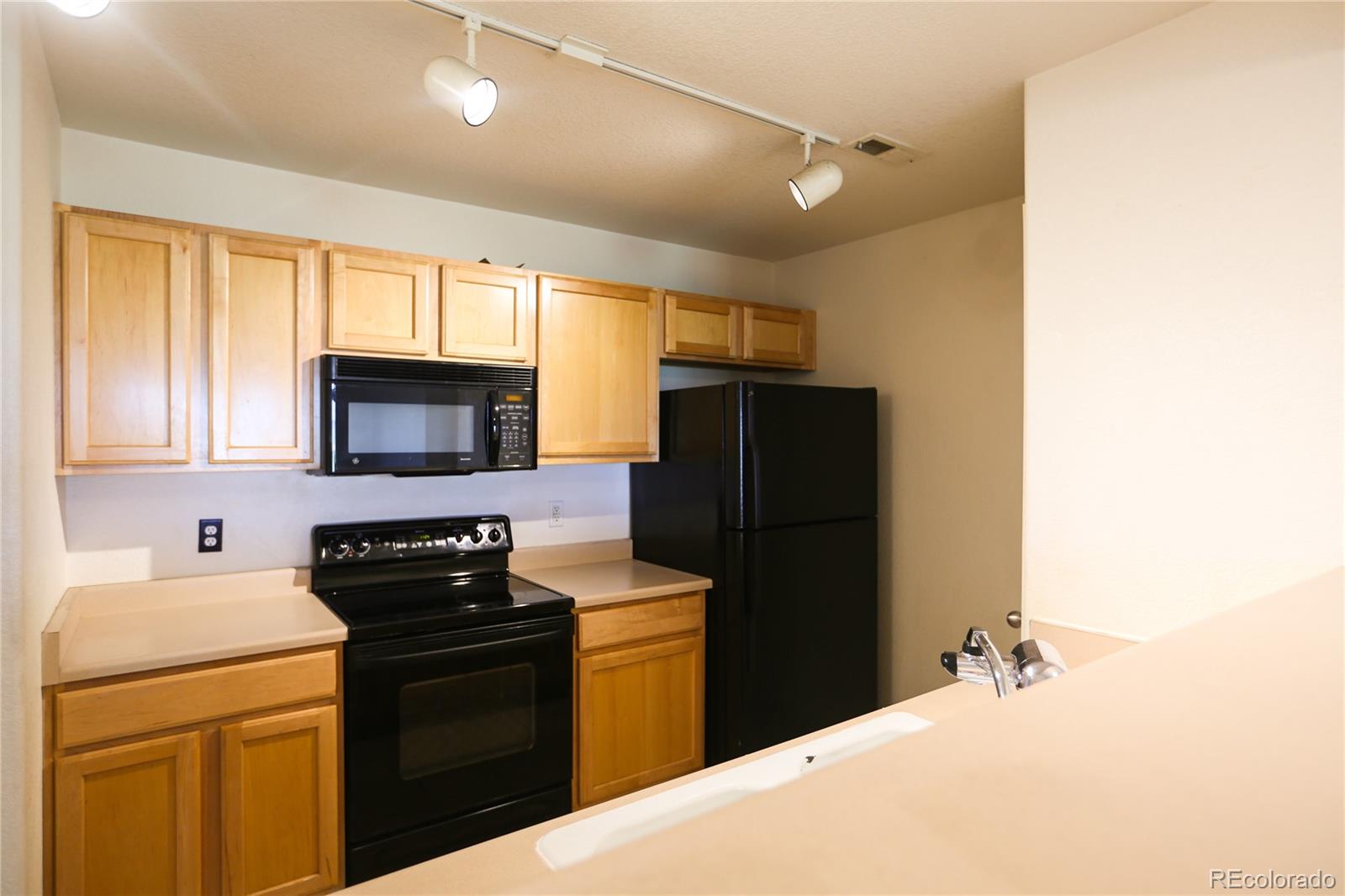 MLS Image #7 for 5255  memphis street,denver, Colorado