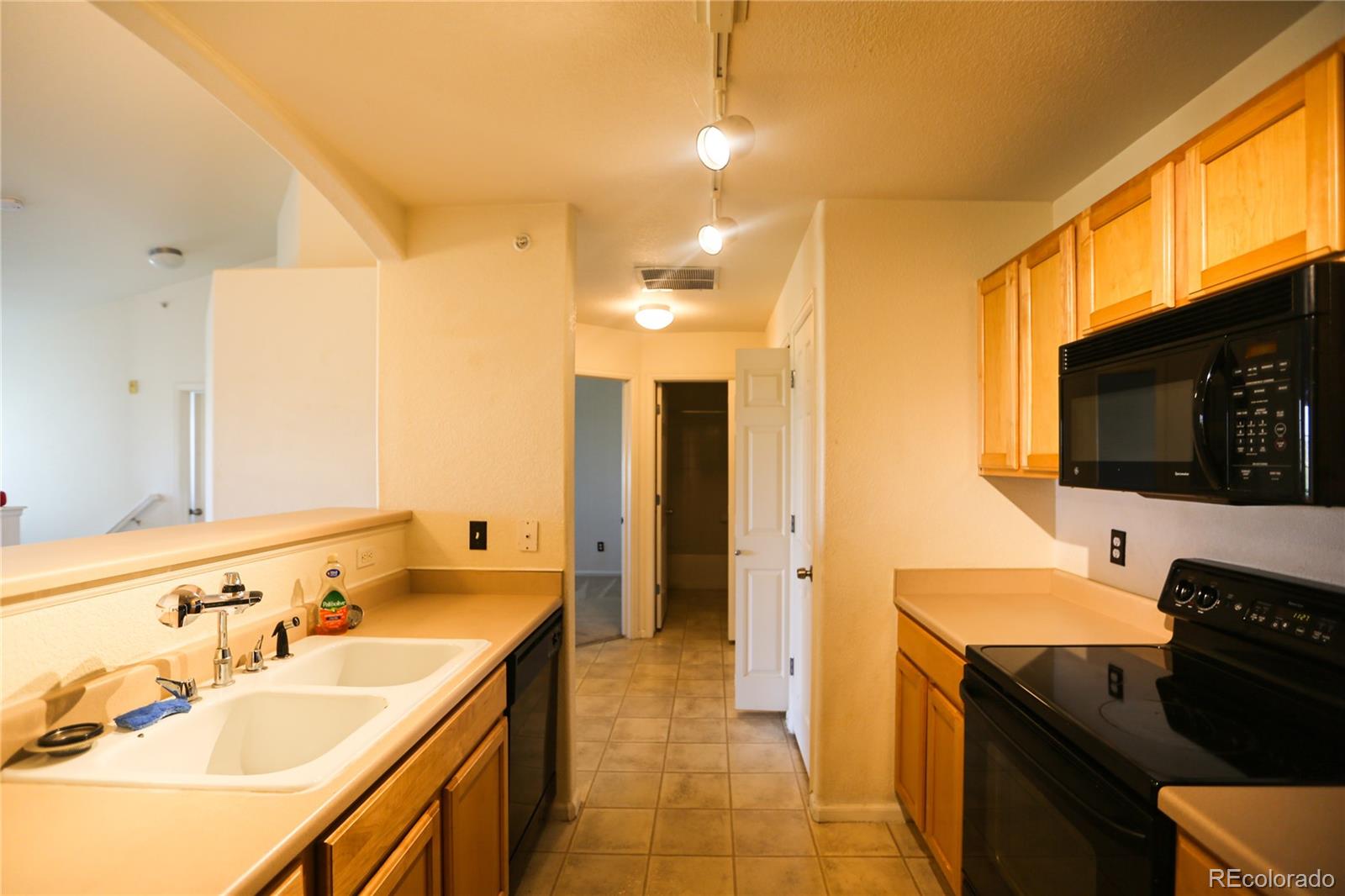 MLS Image #8 for 5255  memphis street,denver, Colorado
