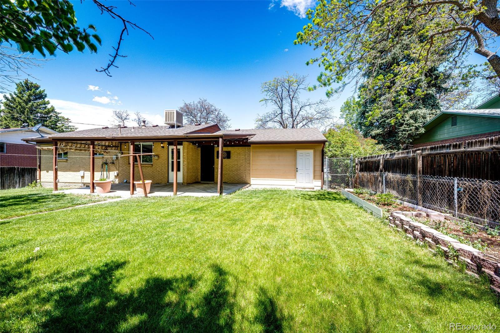 MLS Image #5 for 11994 e virginia drive,aurora, Colorado