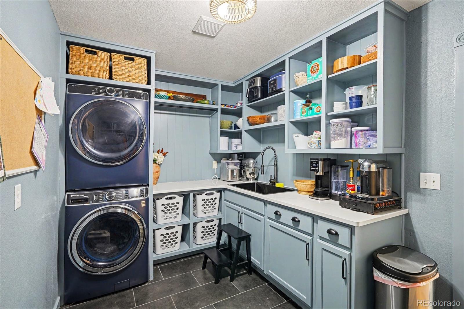 MLS Image #11 for 10600  stonington street,highlands ranch, Colorado