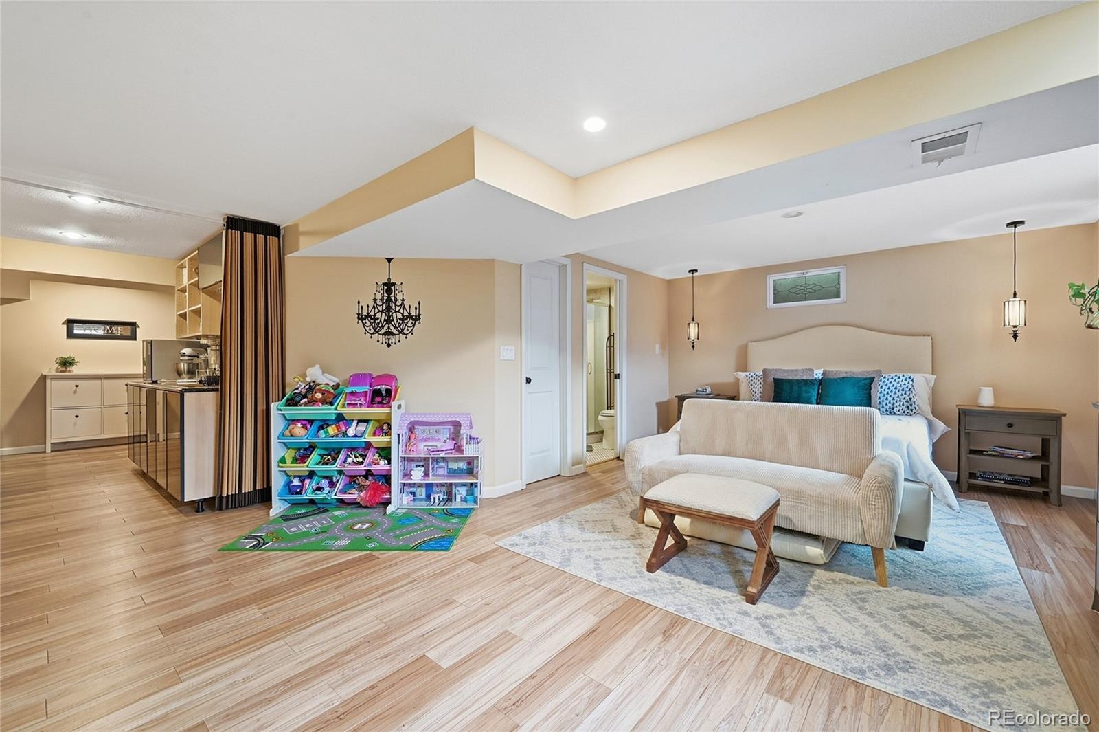 MLS Image #21 for 6651 e ithaca place ,denver, Colorado
